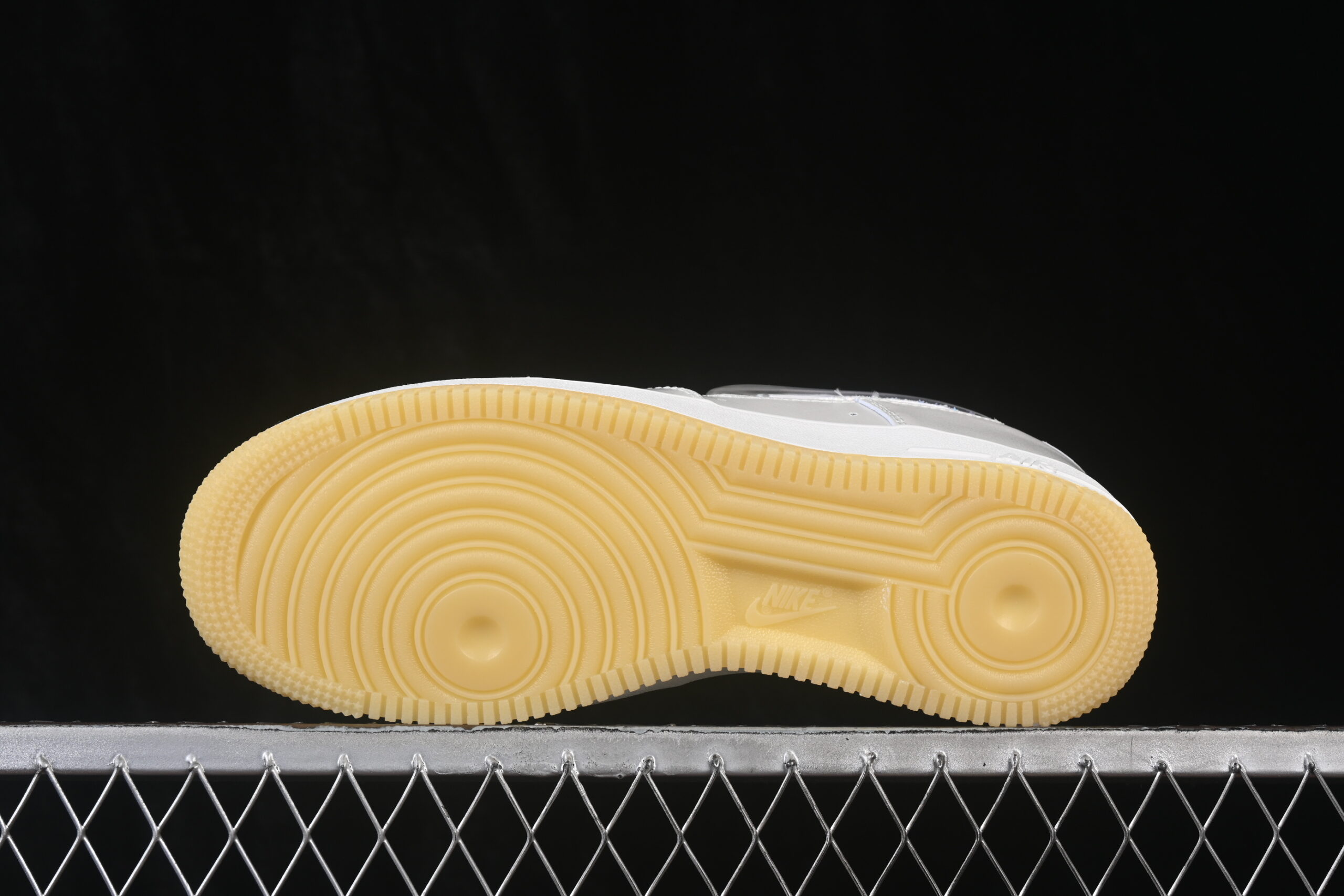 Nike Air Force 1 Comes With Sand In Its Swoosh — изображение 3