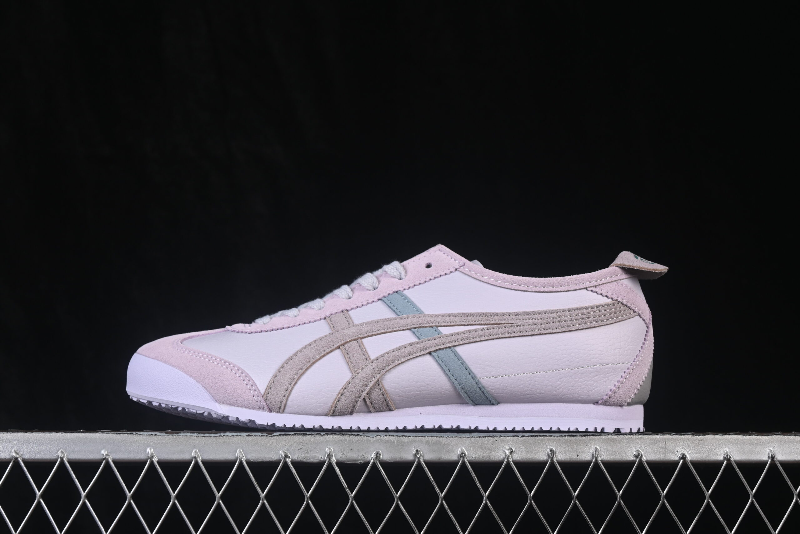 Onitsuka Tiger Mexico 66 VIN