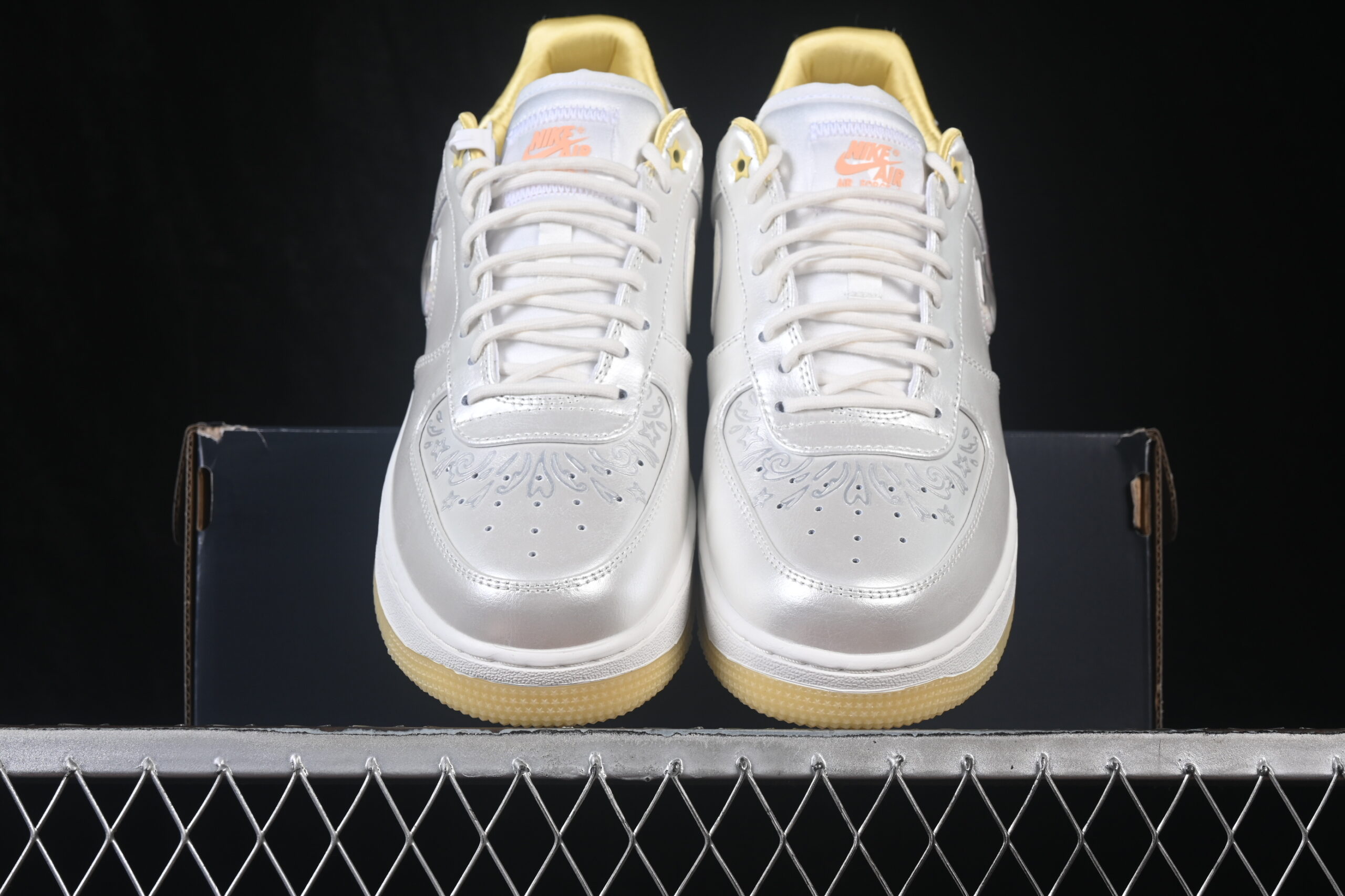 Nike Air Force 1 Comes With Sand In Its Swoosh — изображение 4