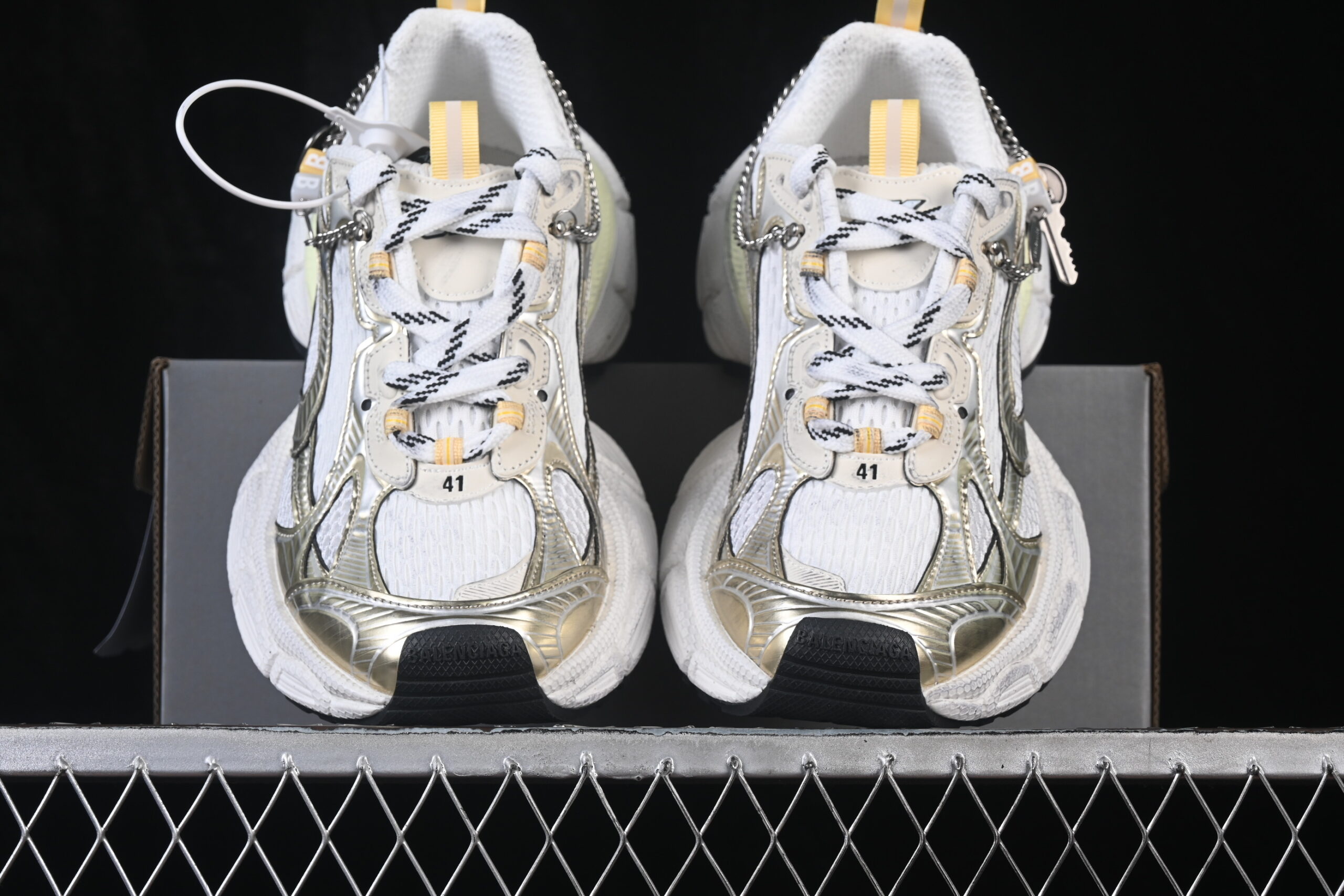 Men's 3xl Trainers With Charms in White/yellow/silver/black — изображение 6