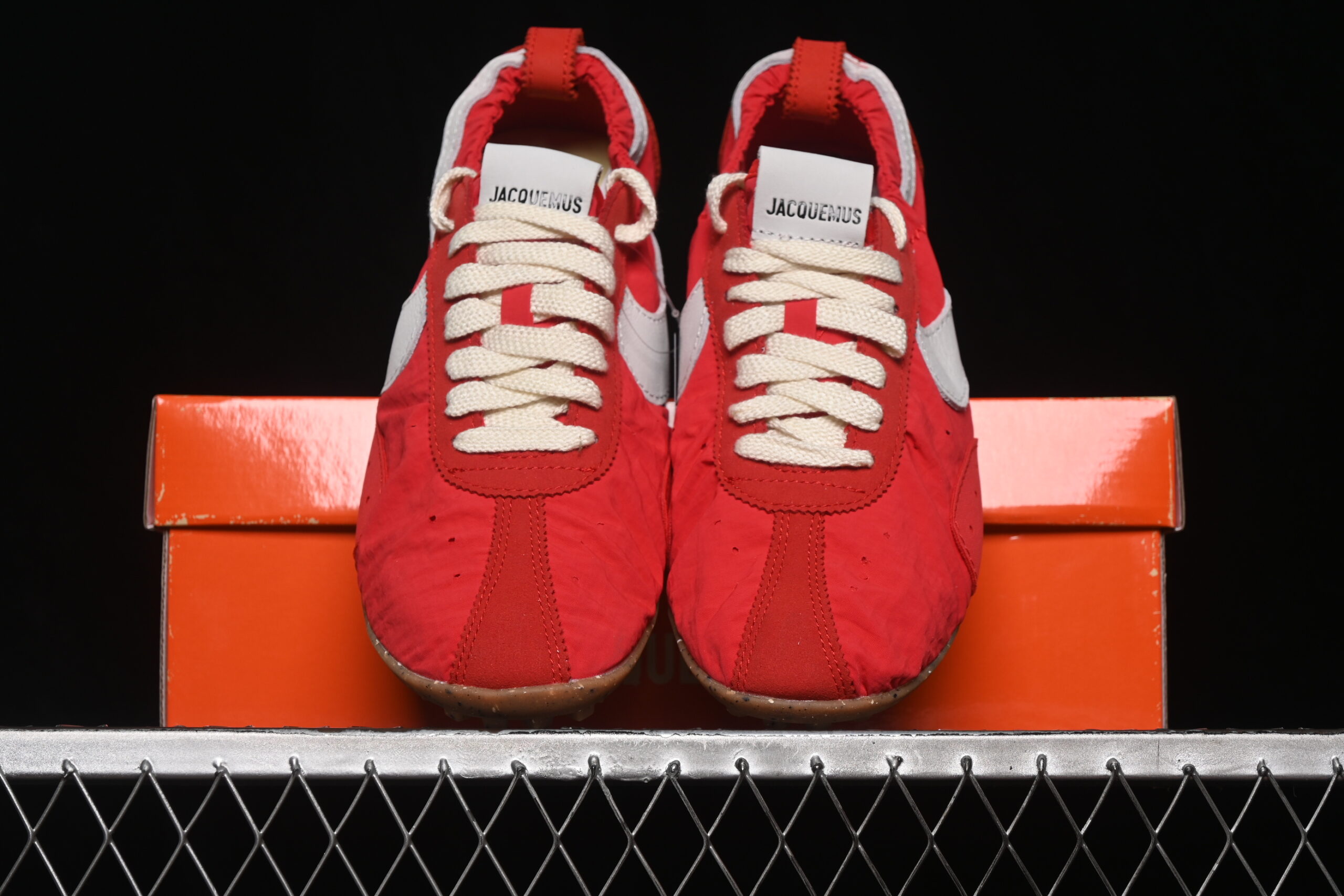 Jacquemus x Wmns Nike Moon Shoe SP University Red — изображение 5