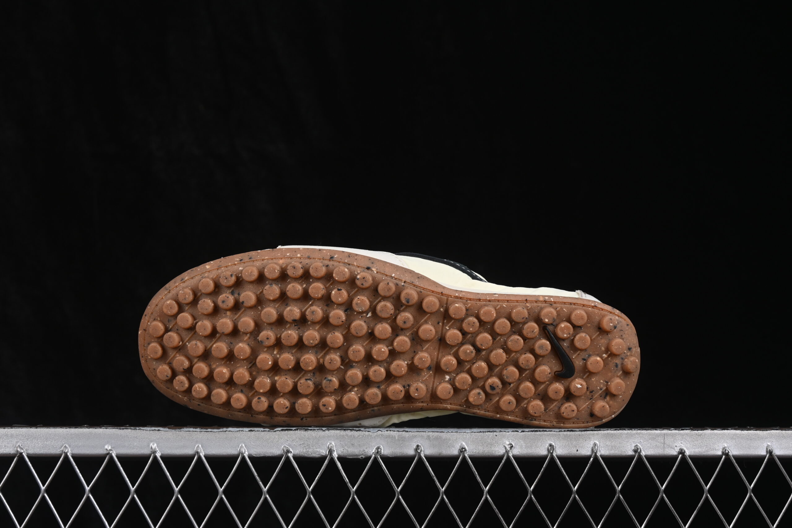 Jacquemus x Wmns Nike Moon Shoe SP Alabaster — изображение 3