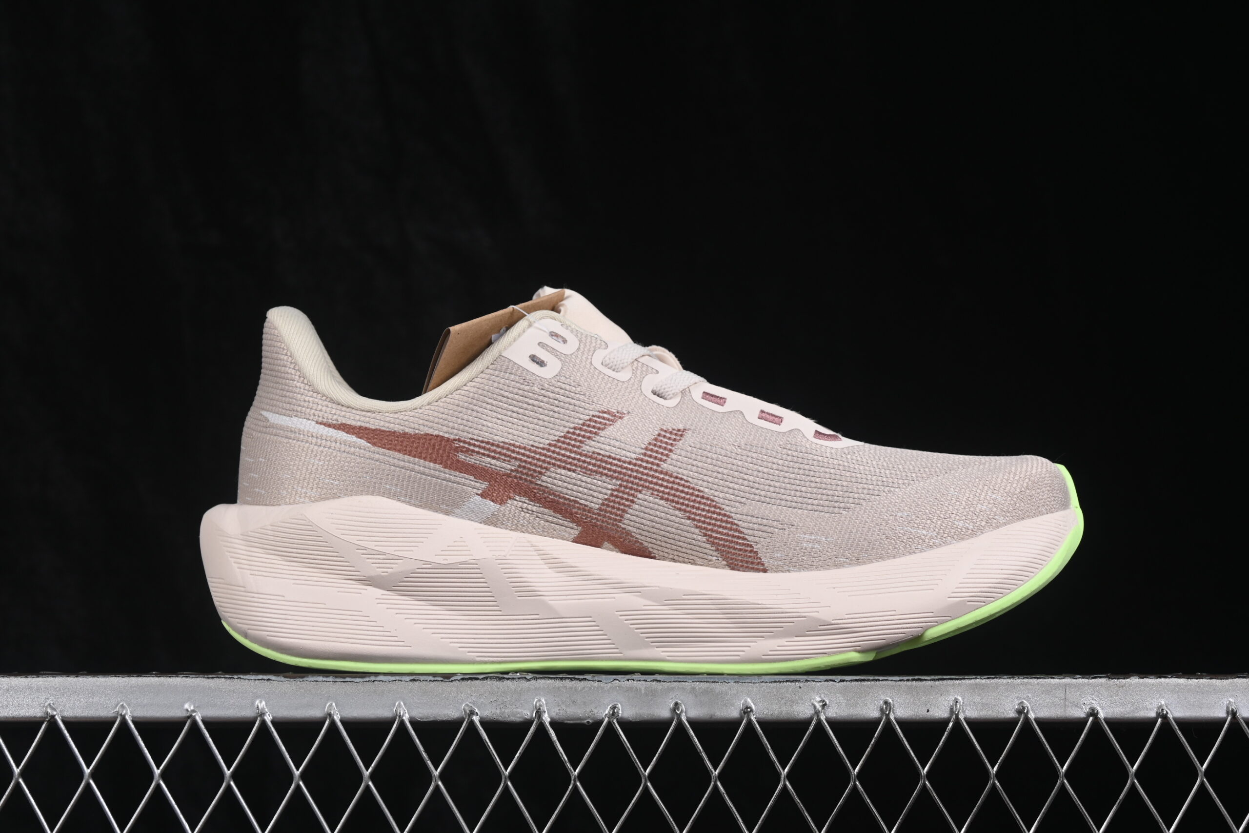 ASICS Novablast 6 Beige — изображение 2