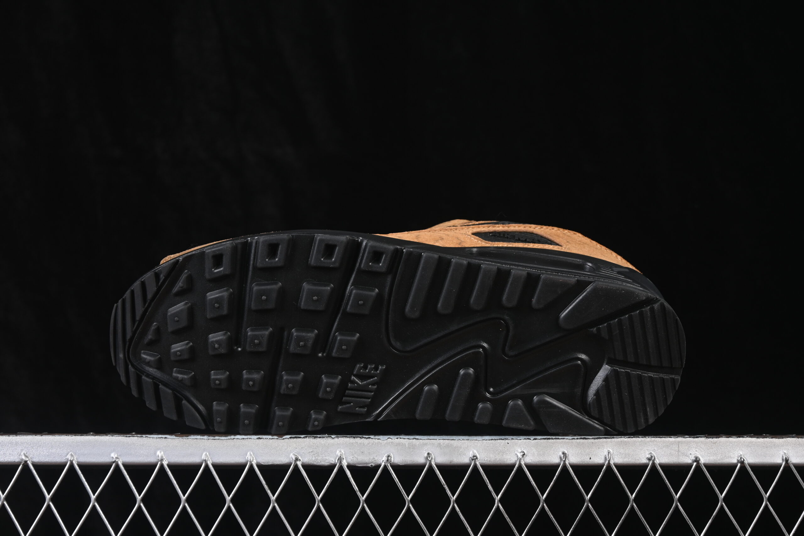Nike Air Max 90 Premium Light Brtitish Tan Velvet Brown — изображение 3