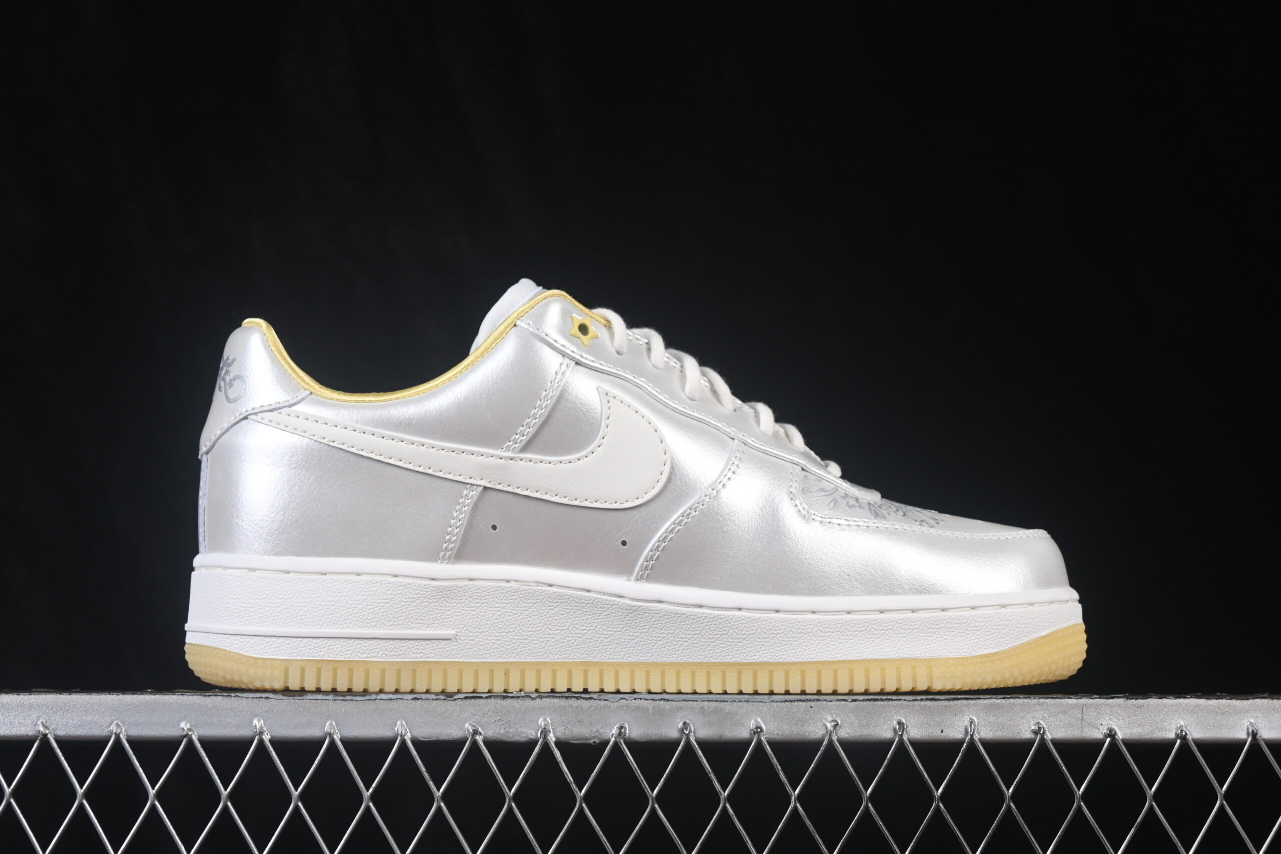 Nike Air Force 1 Comes With Sand In Its Swoosh — изображение 2