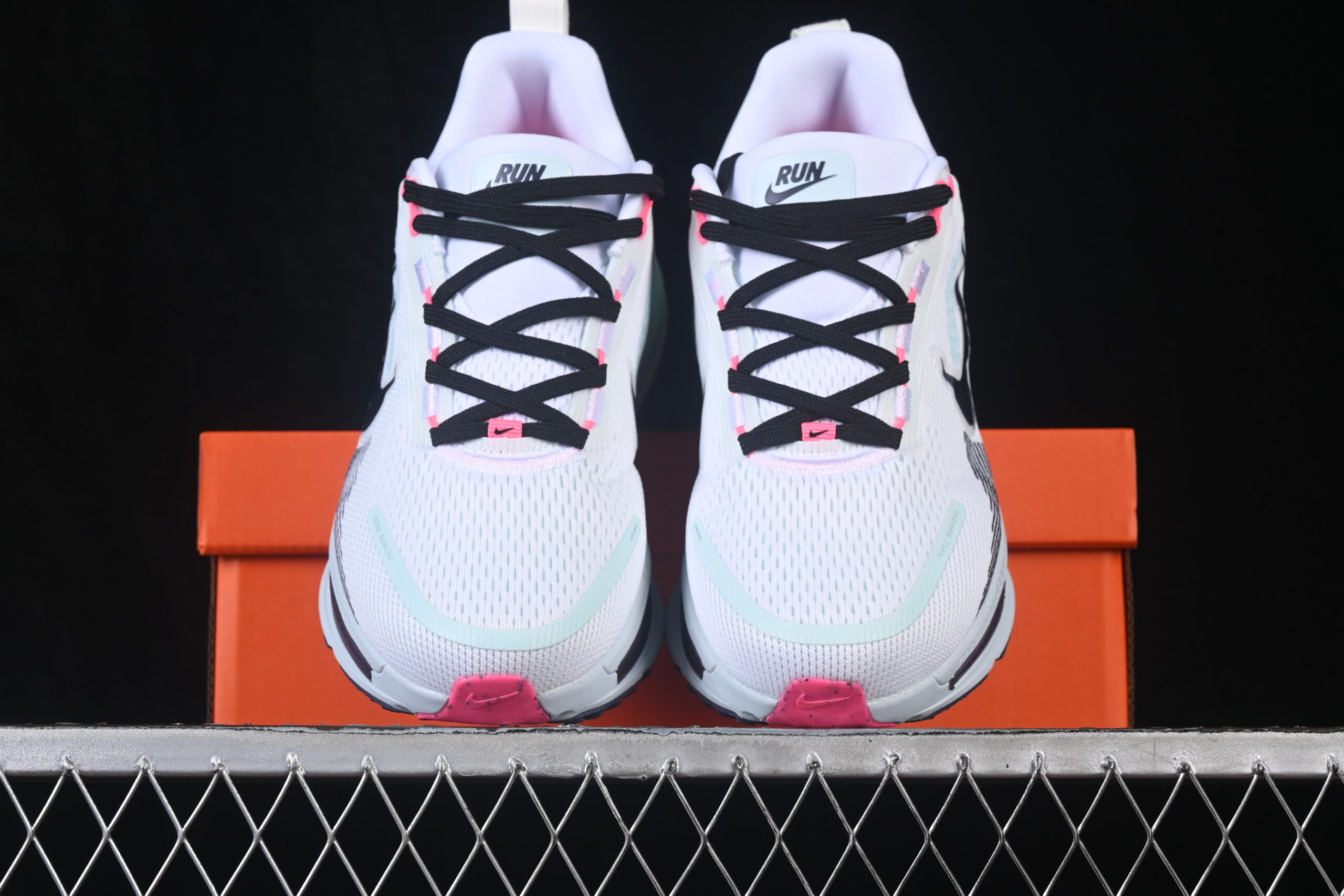 Nike Vomero 18 White Glacier Blue — изображение 5