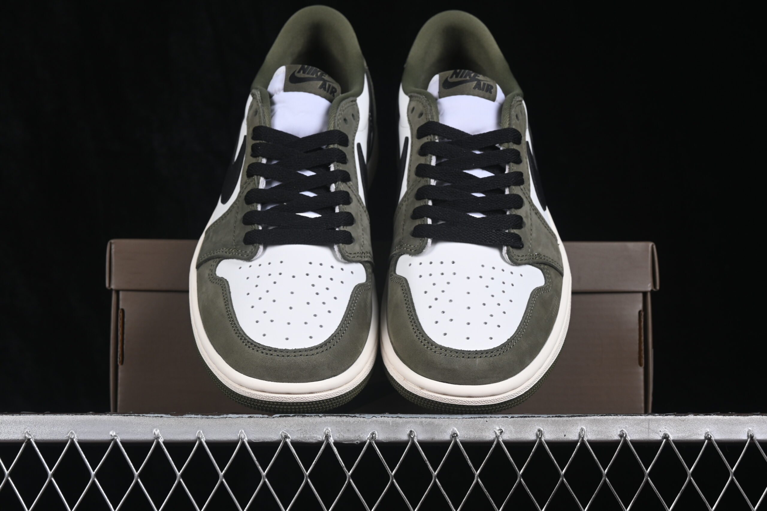 Air Jordan 1 Retro Low Medium Olive — изображение 6