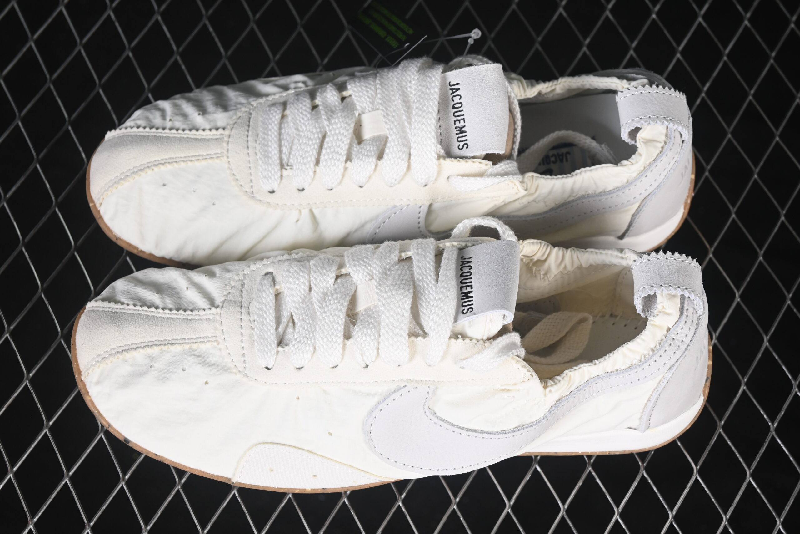 Jacquemus x Wmns Nike Moon Shoe SP Soft Pearl — изображение 6