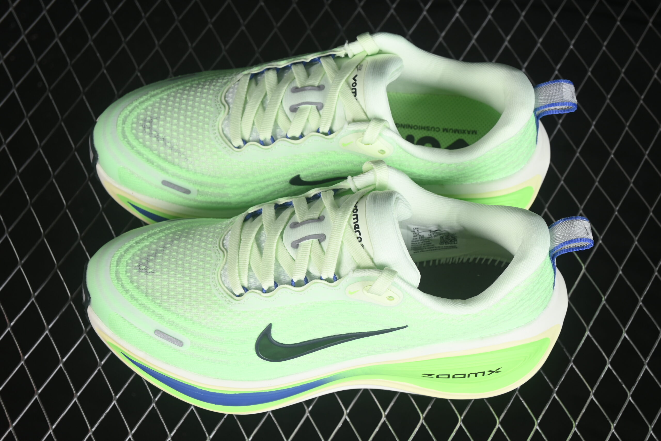 Nike Vomero Plus Volt Tint — изображение 6