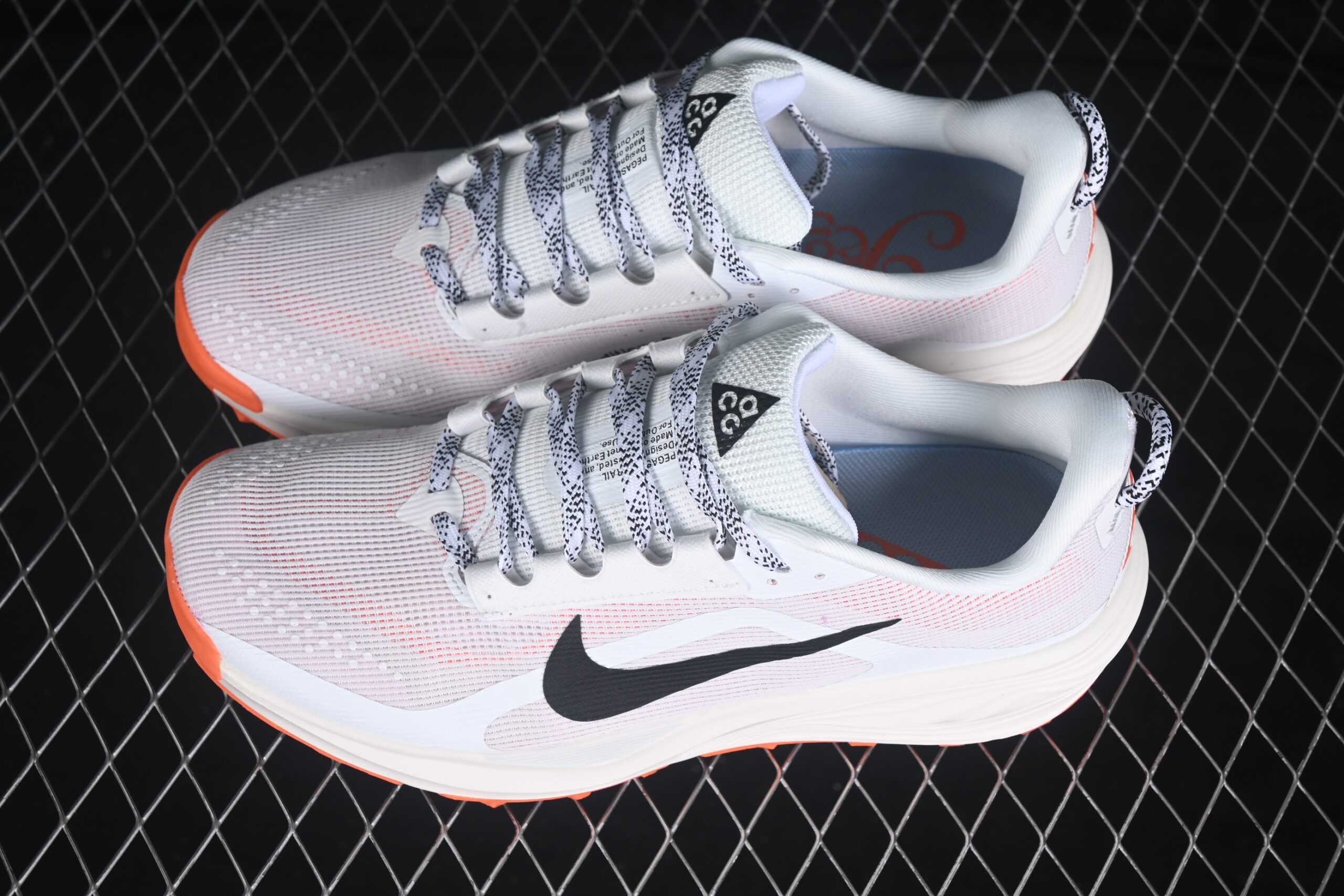 Nike ACG Pegasus Trail Summit White Orange — изображение 6