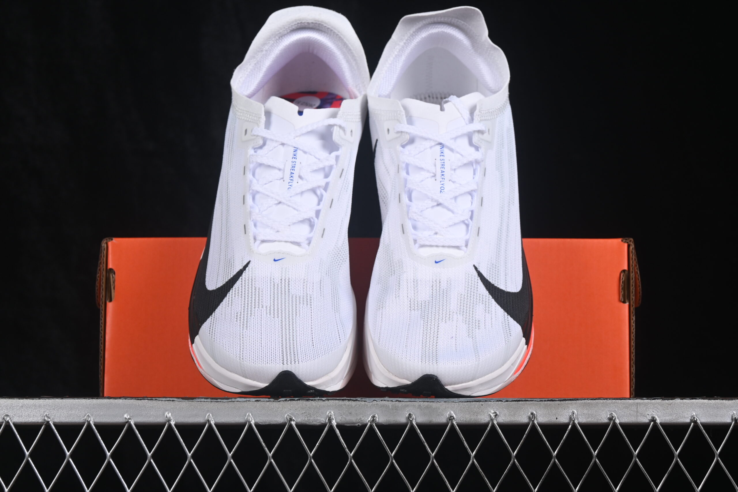 Nike Streakfly 2 White Racer Blue Bright Crimson Black — изображение 6