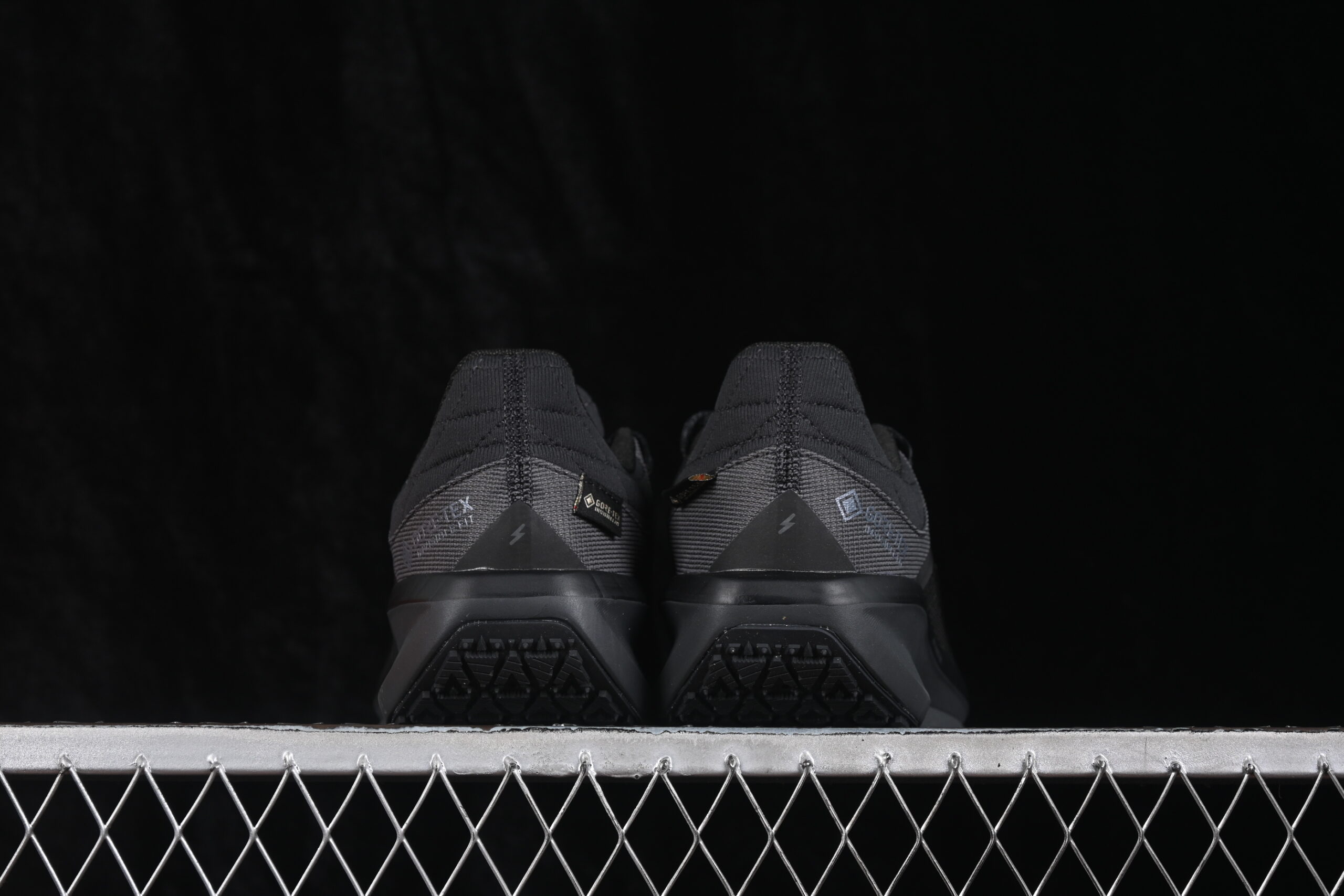 Nike Air Winflo 11 GORE-TEX Black Anthracite — изображение 4