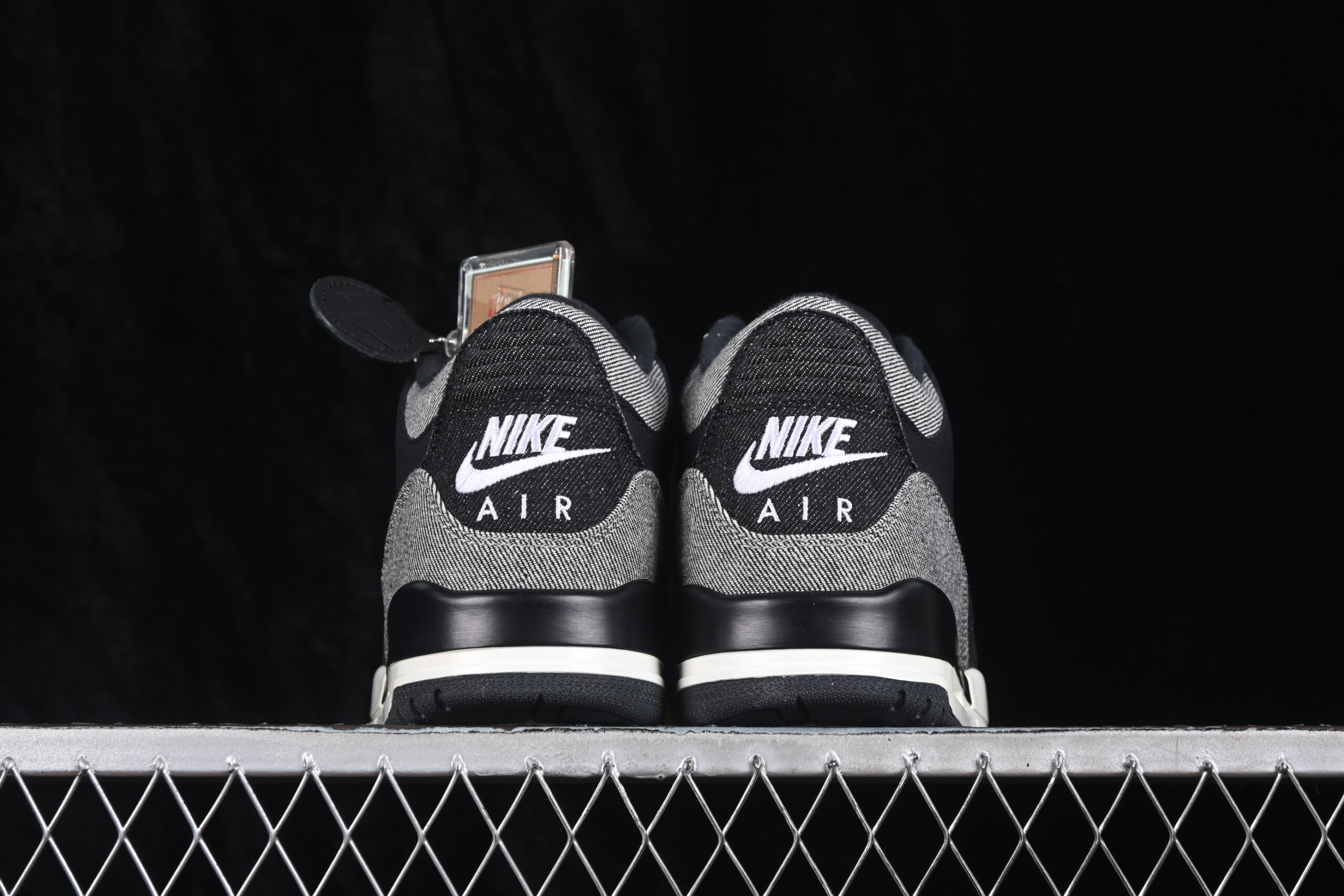 Levi's x Air Jordan 3 Retro SP Black Denim — изображение 4