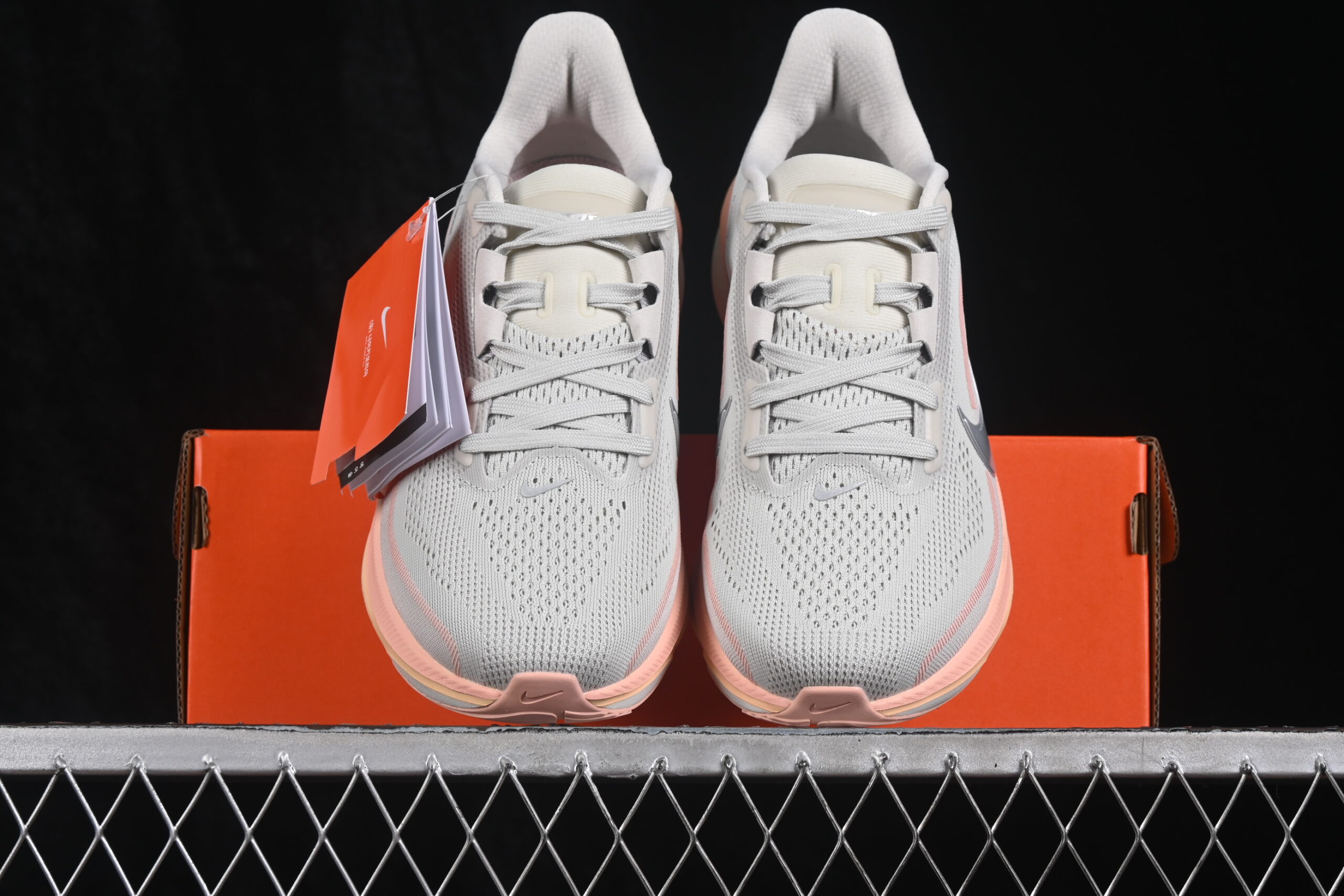Nike Wmns Air Zoom Pegasus 42 Light Bone — изображение 5