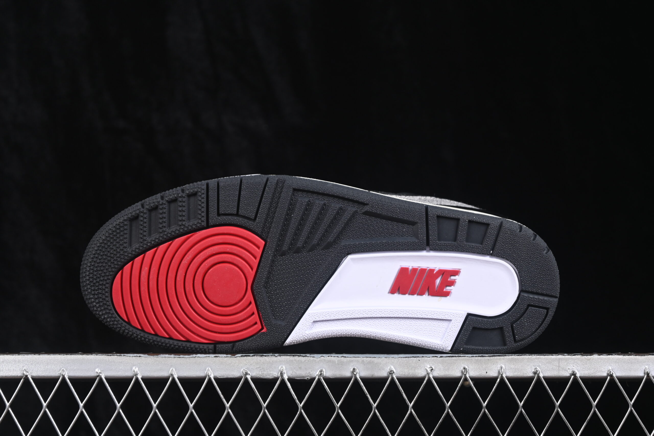 Levi's x Air Jordan 3 Retro SP Black Denim — изображение 5