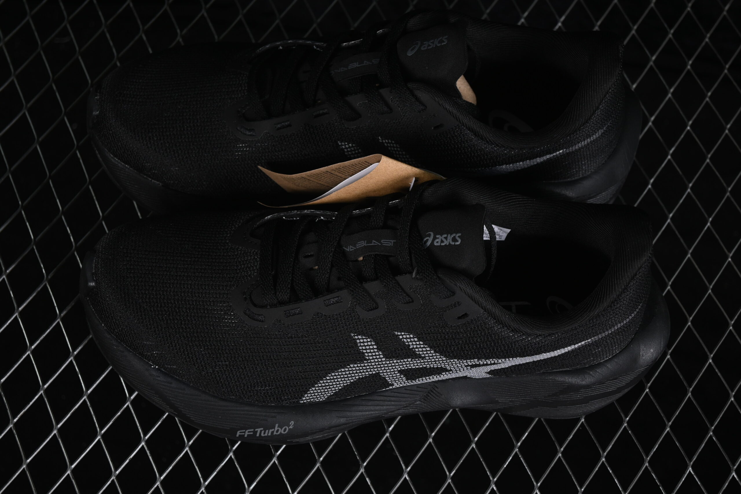 ASICS Novablast 6 Black — изображение 6