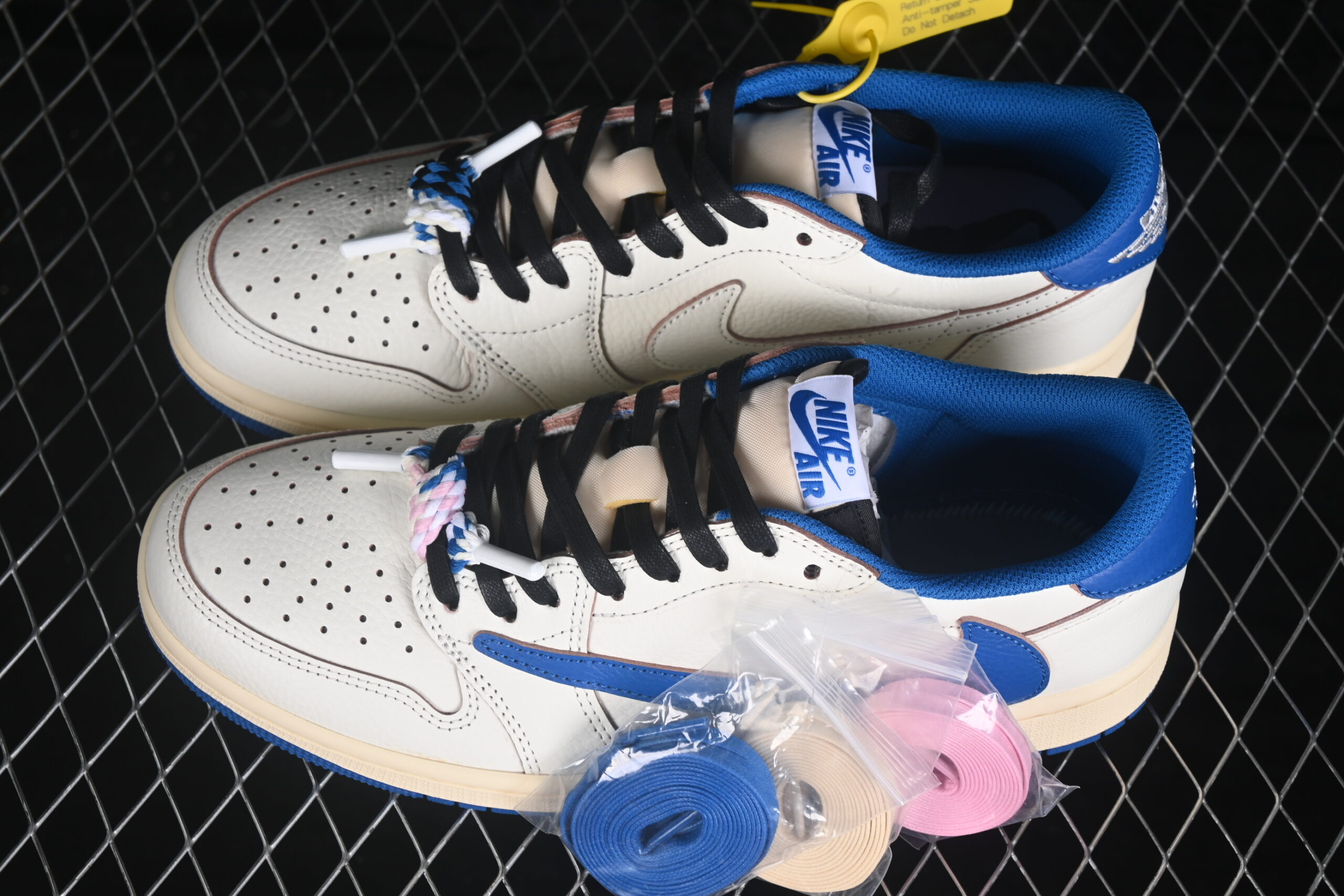 Fragment Design x Travis Scott x Air Jordan 1 Retro Low OG SP Sail Military Blue — изображение 6