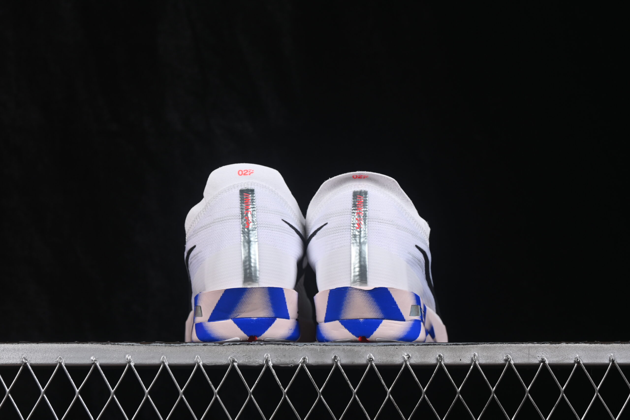Nike Streakfly 2 White Racer Blue Bright Crimson Black — изображение 5