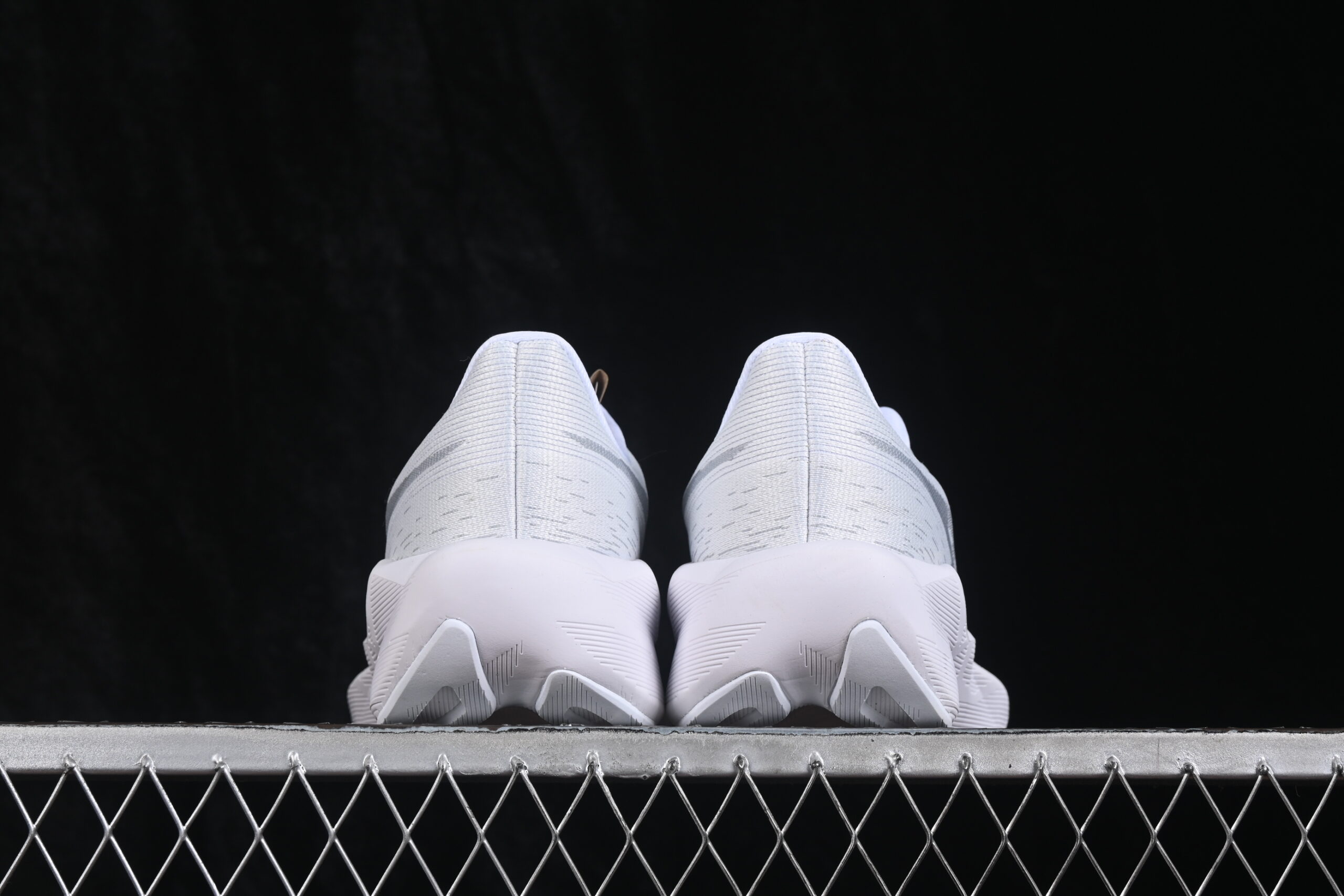 ASICS Novablast 6 White — изображение 3