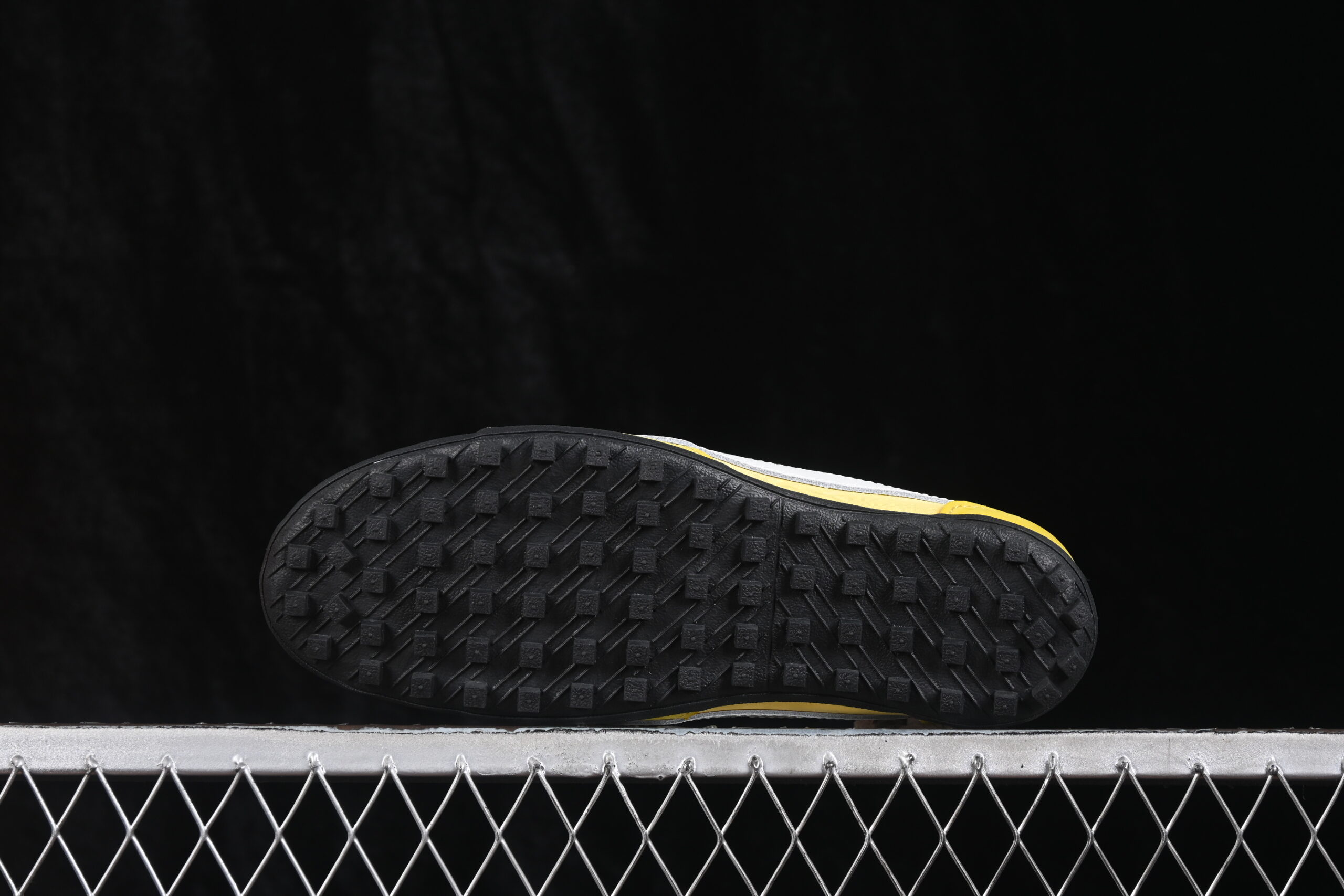 Nike Moon Shoe OG SP Women's - Soft Yellow — изображение 4