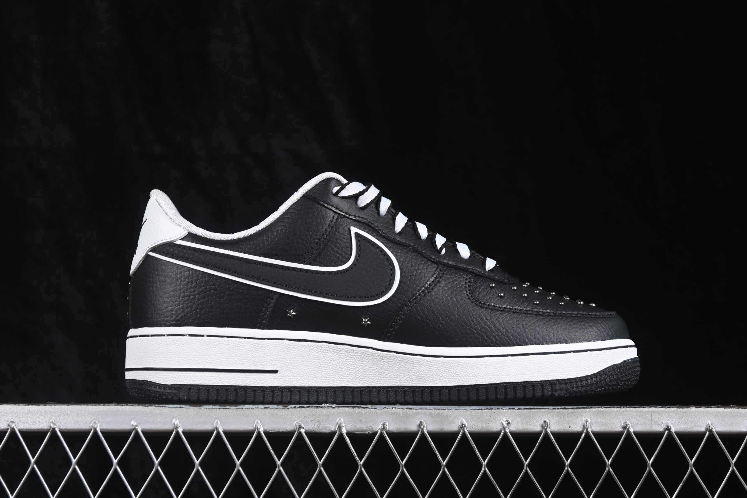 Nike Air Force 1 '07 Premium Black White Metallic Dark Grey — изображение 2