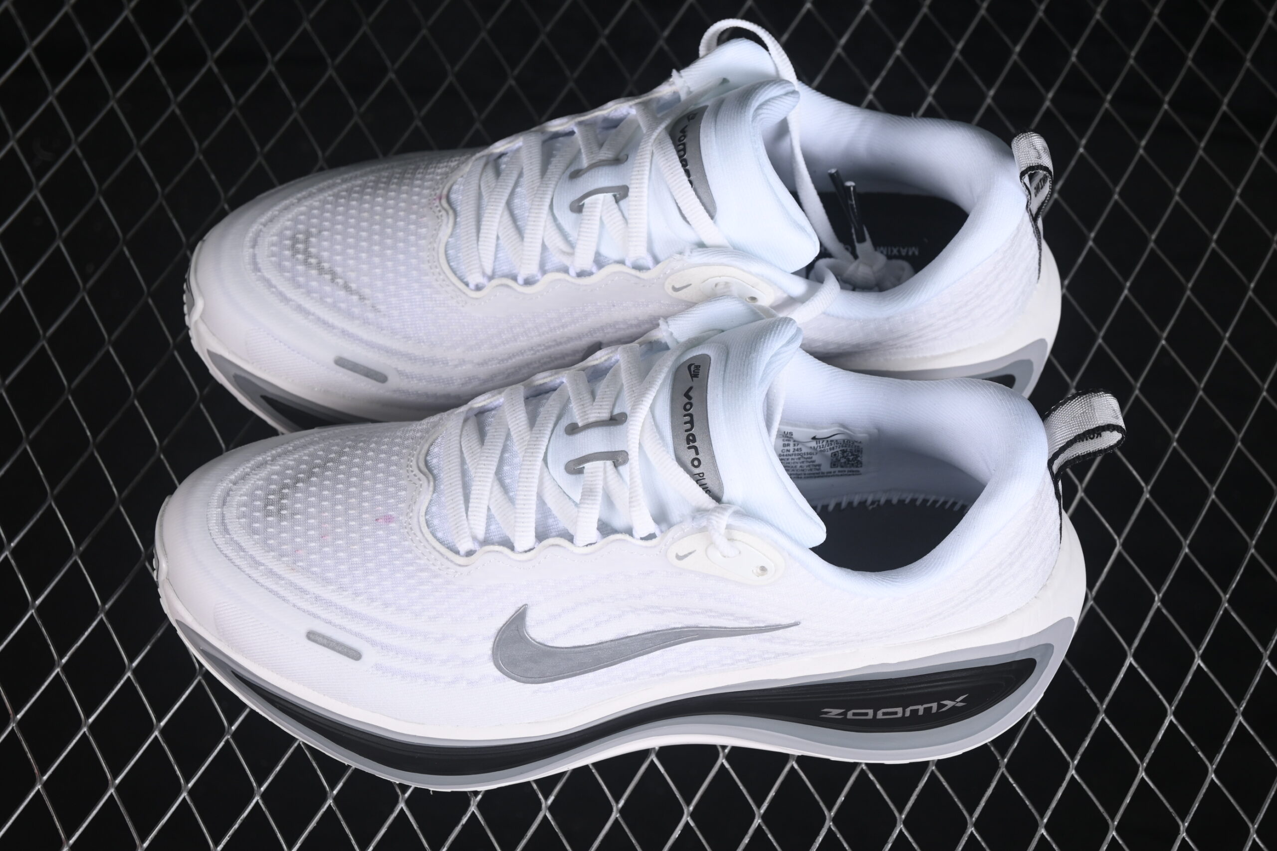 Nike Vomero Plus White Black Cool Grey — изображение 6