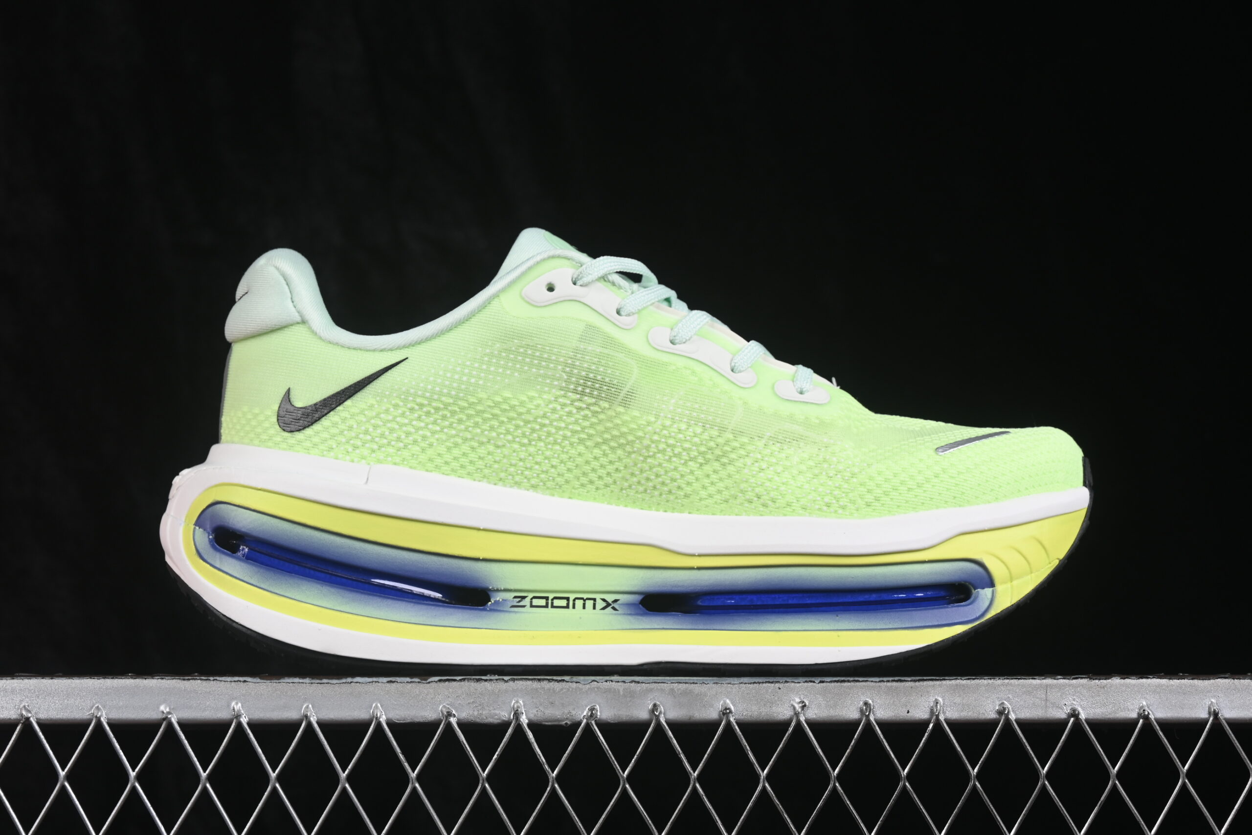 Nike Vomero Premium Volt Tint — изображение 2