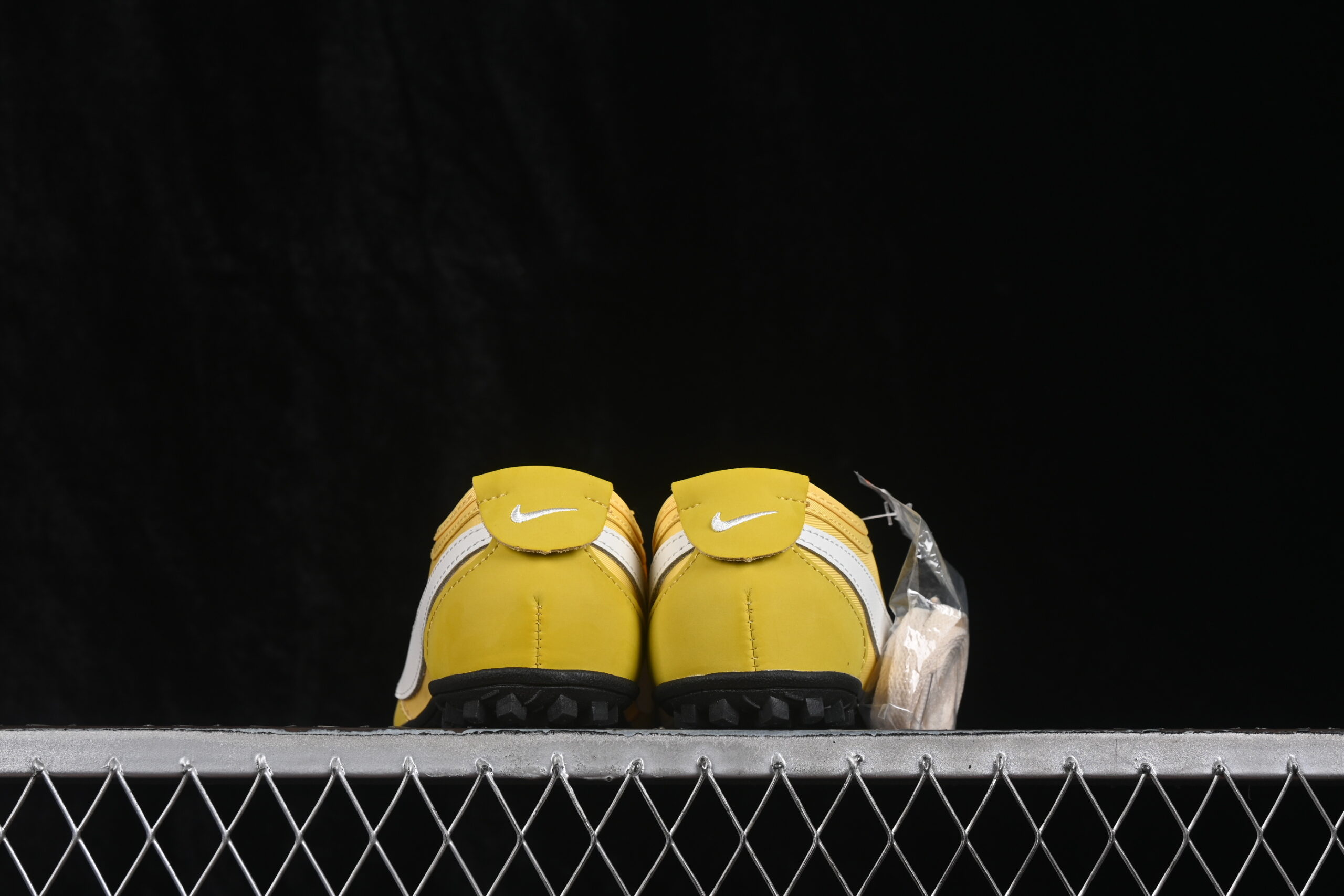 Nike Moon Shoe OG SP Women's - Soft Yellow — изображение 3