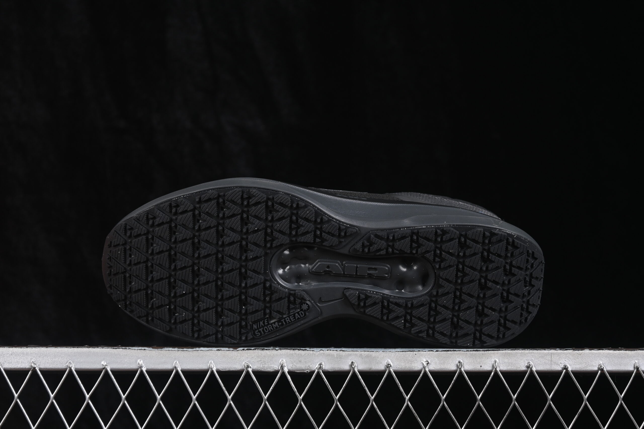 Nike Air Winflo 11 GORE-TEX Black Anthracite — изображение 3
