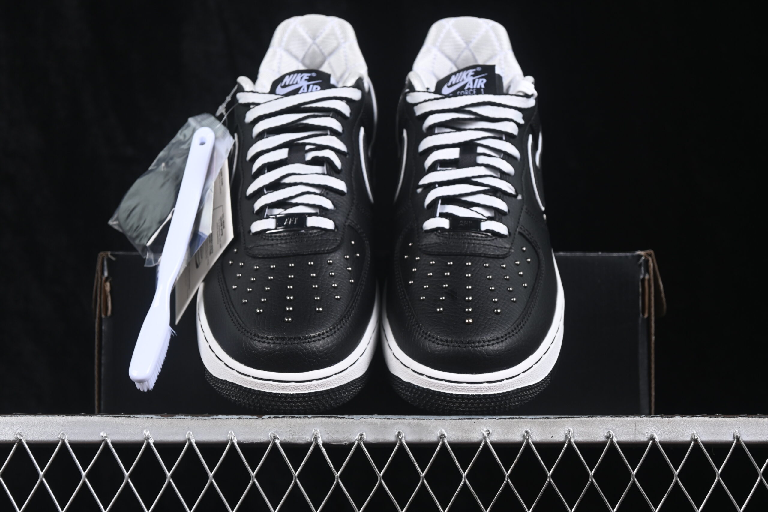 Nike Air Force 1 '07 Premium Black White Metallic Dark Grey — изображение 5