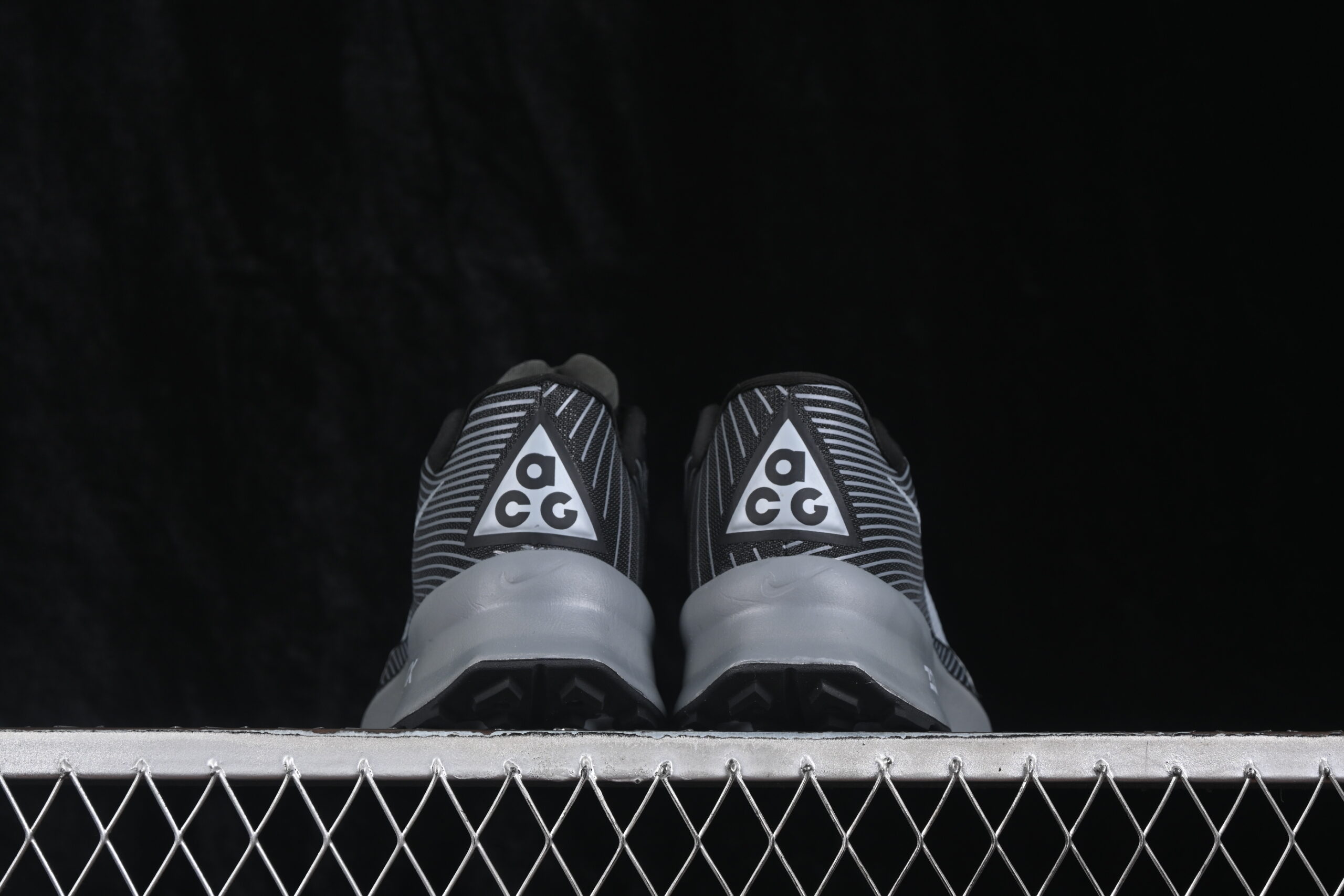 Nike ACG ZoomX Ultrafly Trail Black Photon Dust — изображение 3