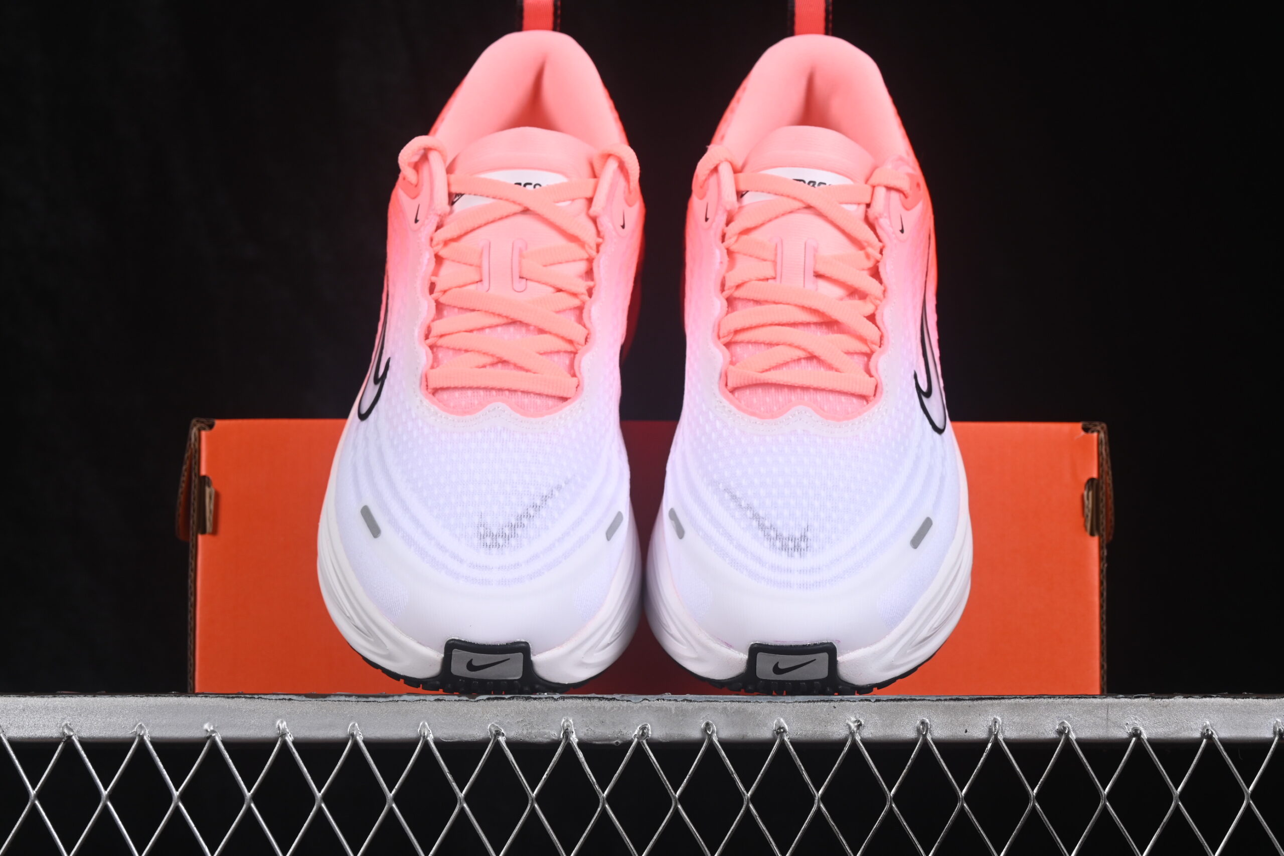 Nike Vomero Plus White Orange — изображение 5