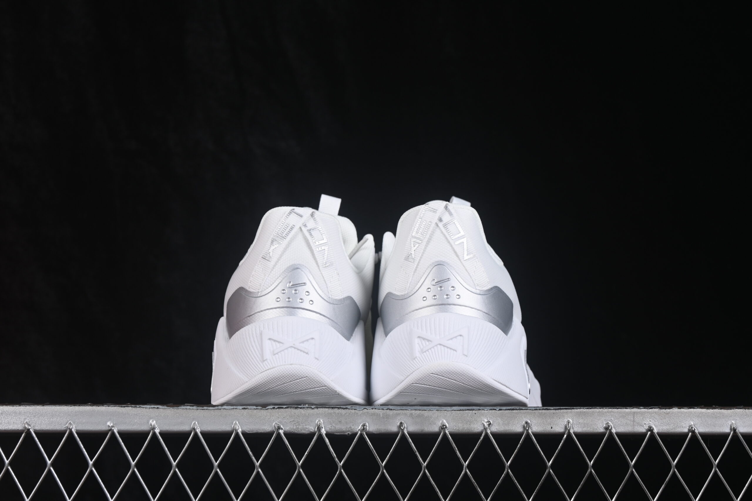 Nike Wmns Free Metcon 7 White Metallic Silver — изображение 3