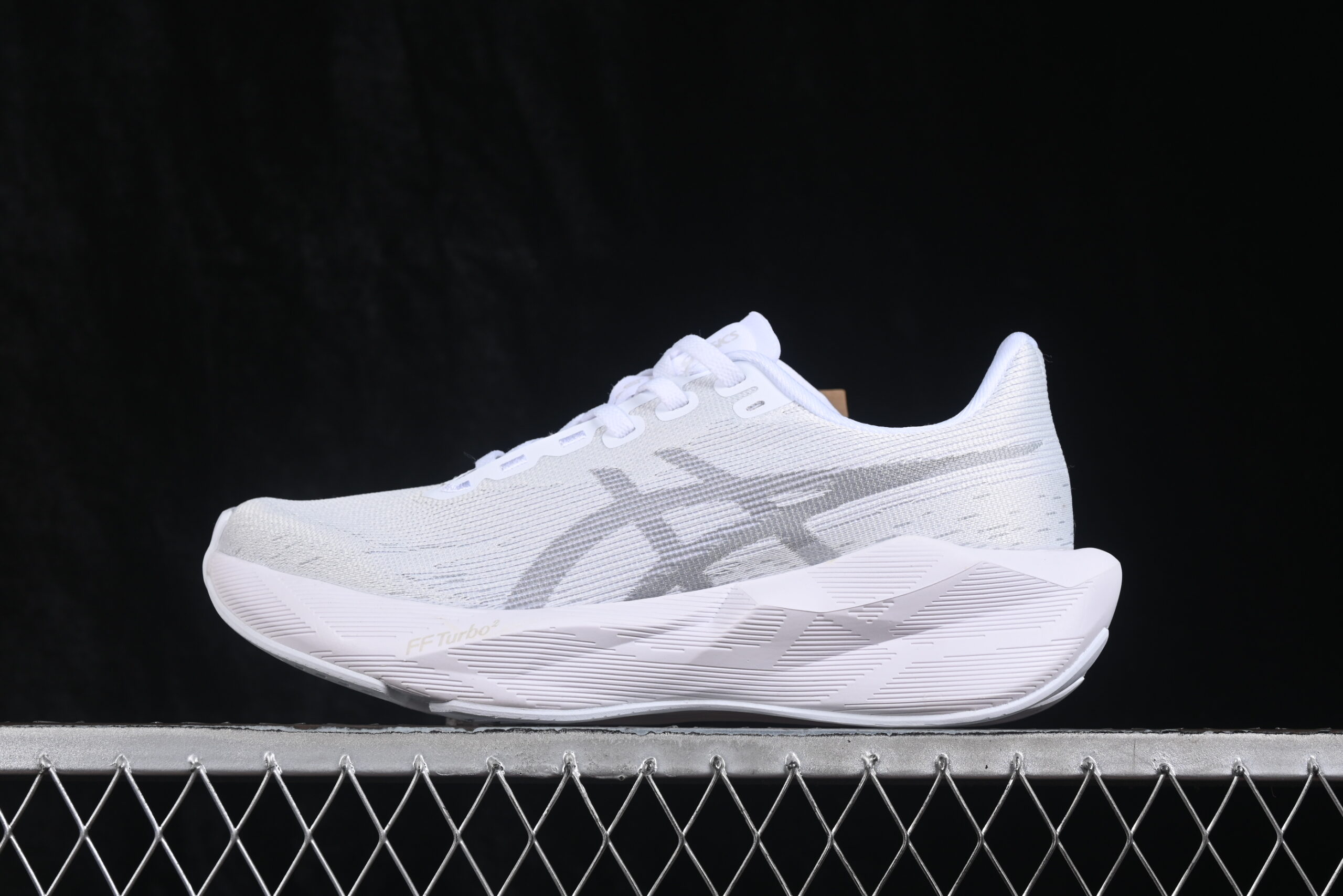 ASICS Novablast 6 White