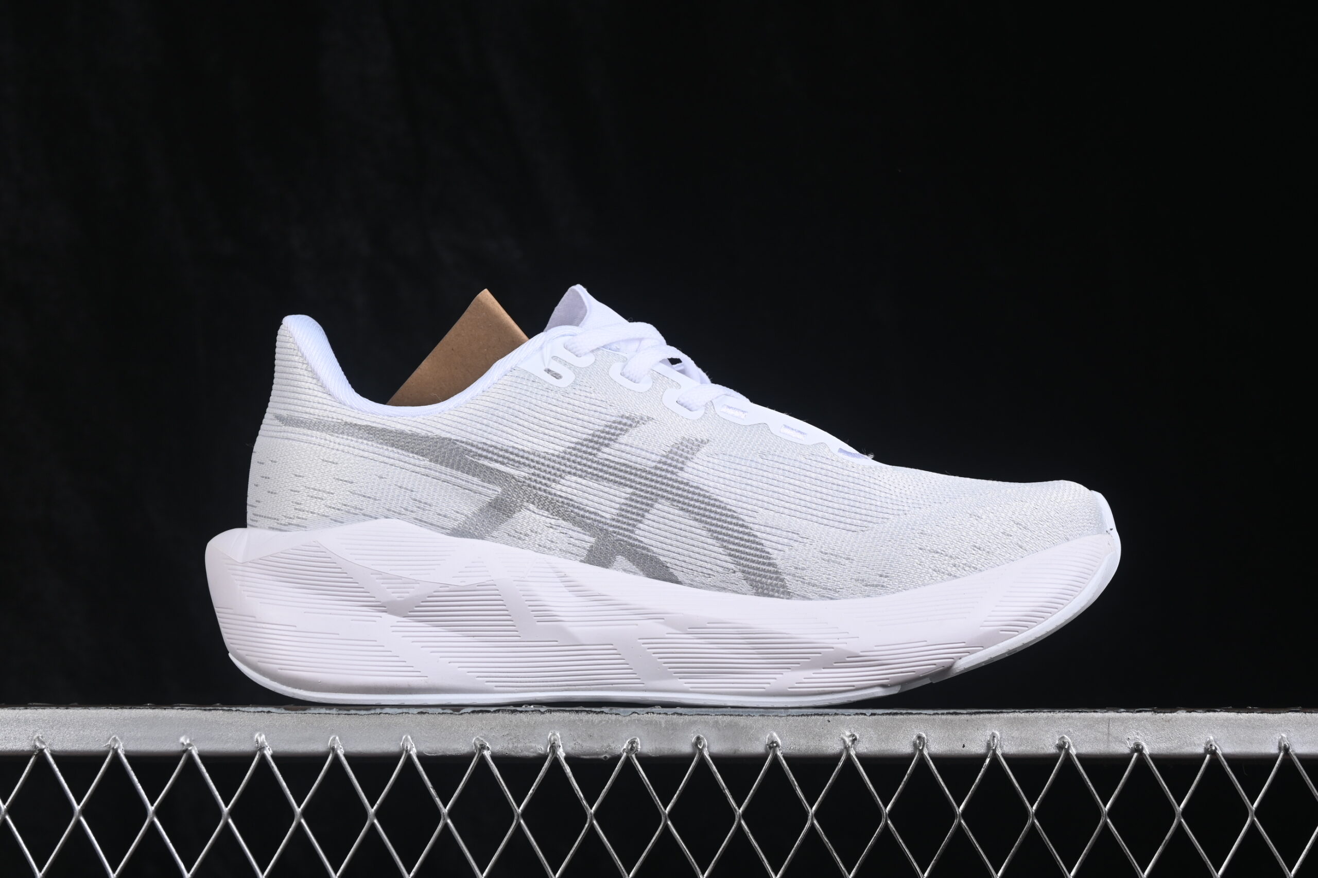 ASICS Novablast 6 White — изображение 2