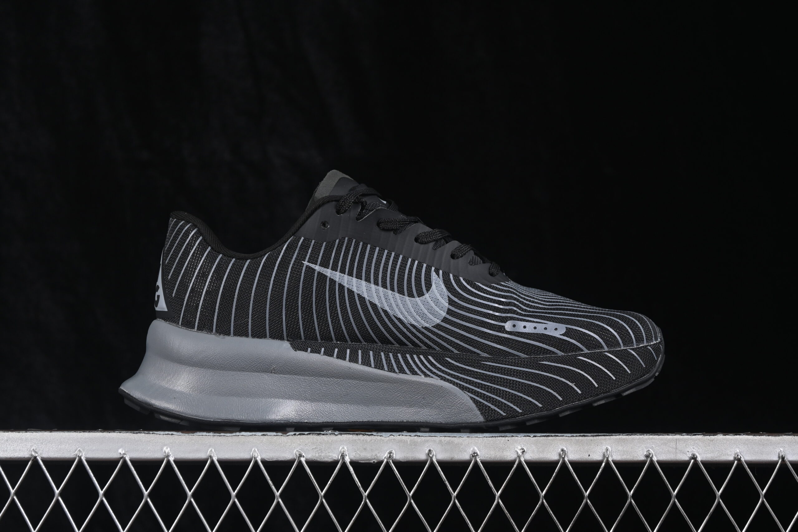 Nike ACG ZoomX Ultrafly Trail Black Photon Dust — изображение 2