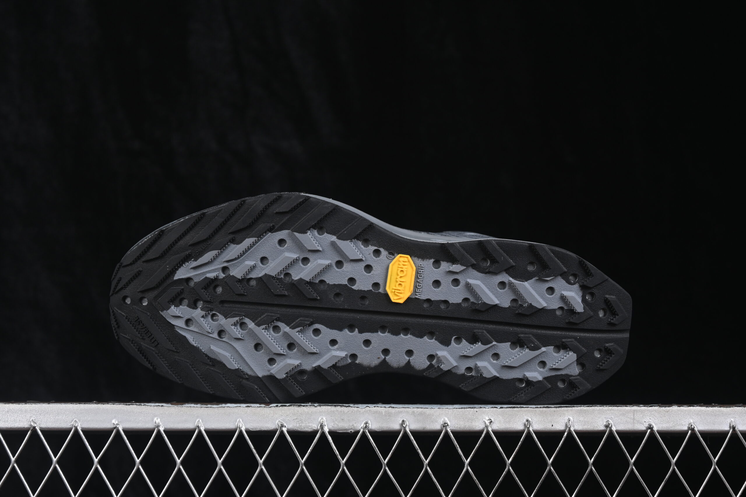 Nike ACG ZoomX Ultrafly Trail Black Photon Dust — изображение 4