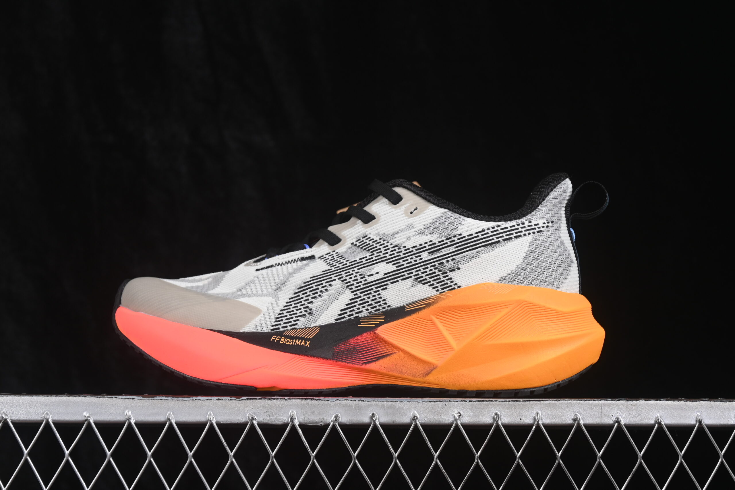ASICS Novablast 5 CP Dawn Till Dusk Series