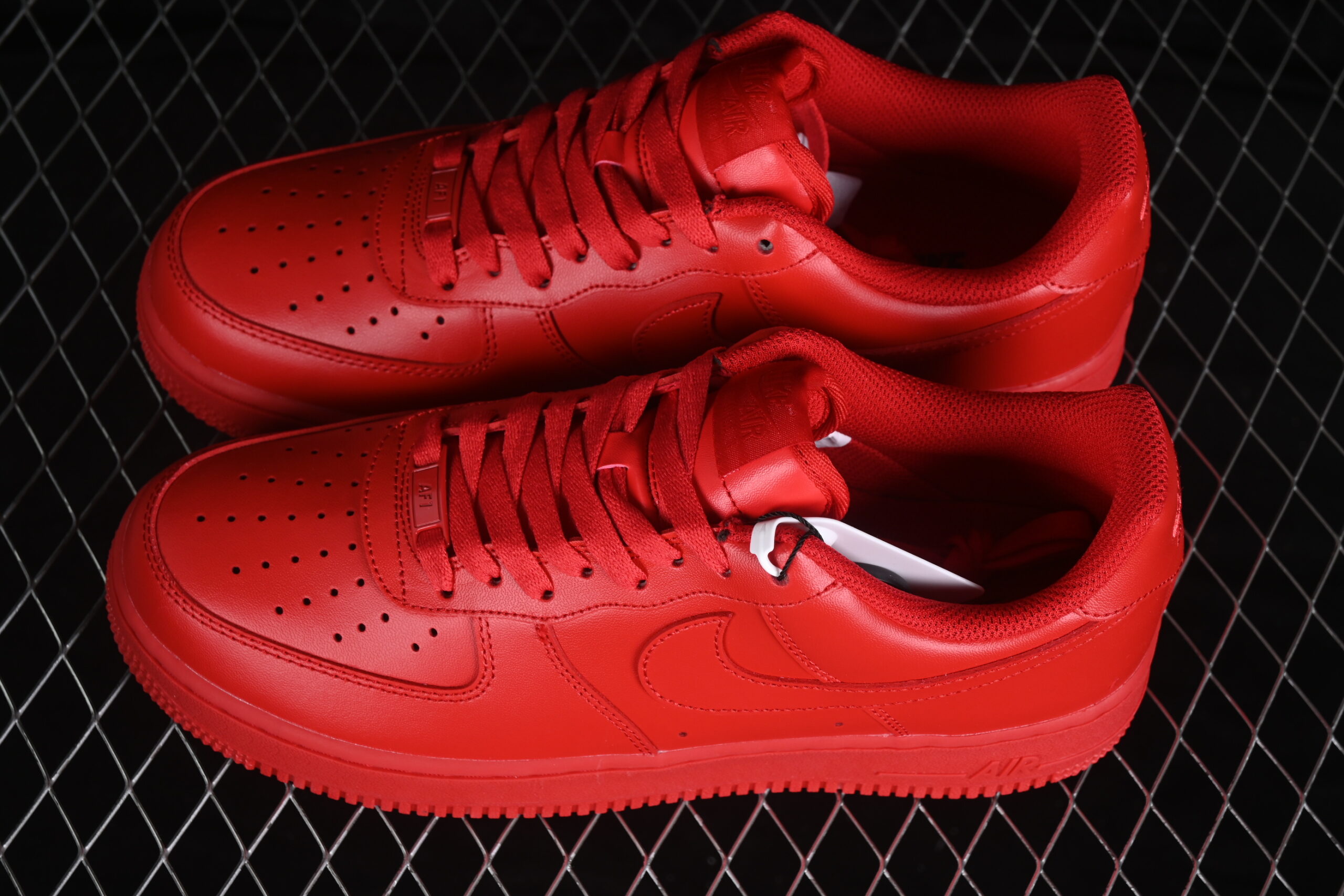 Nike Air Force 1 Low Triple Red — изображение 5