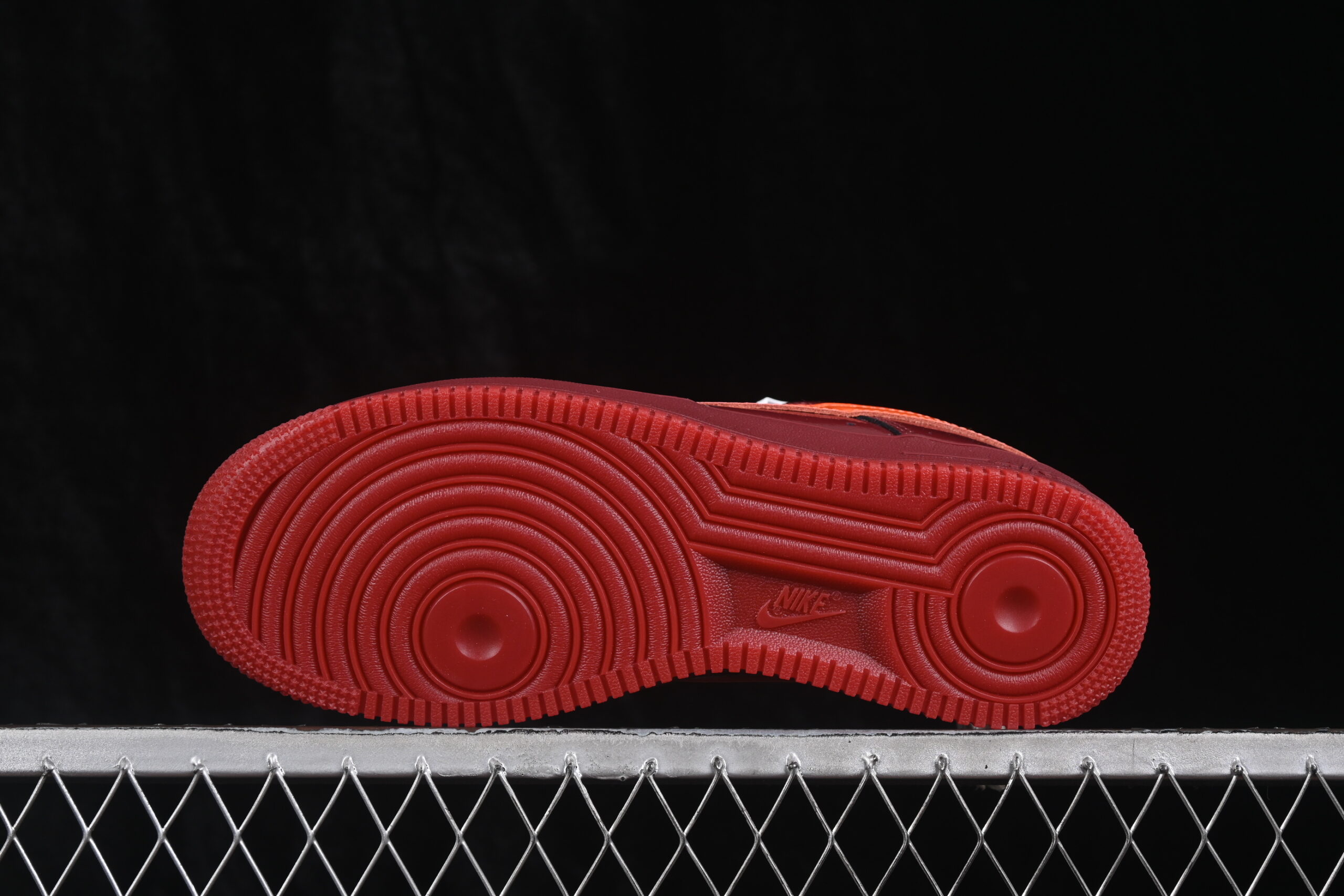 Nike Air Force 1 Low Patent Leather Dark Team Red — изображение 3