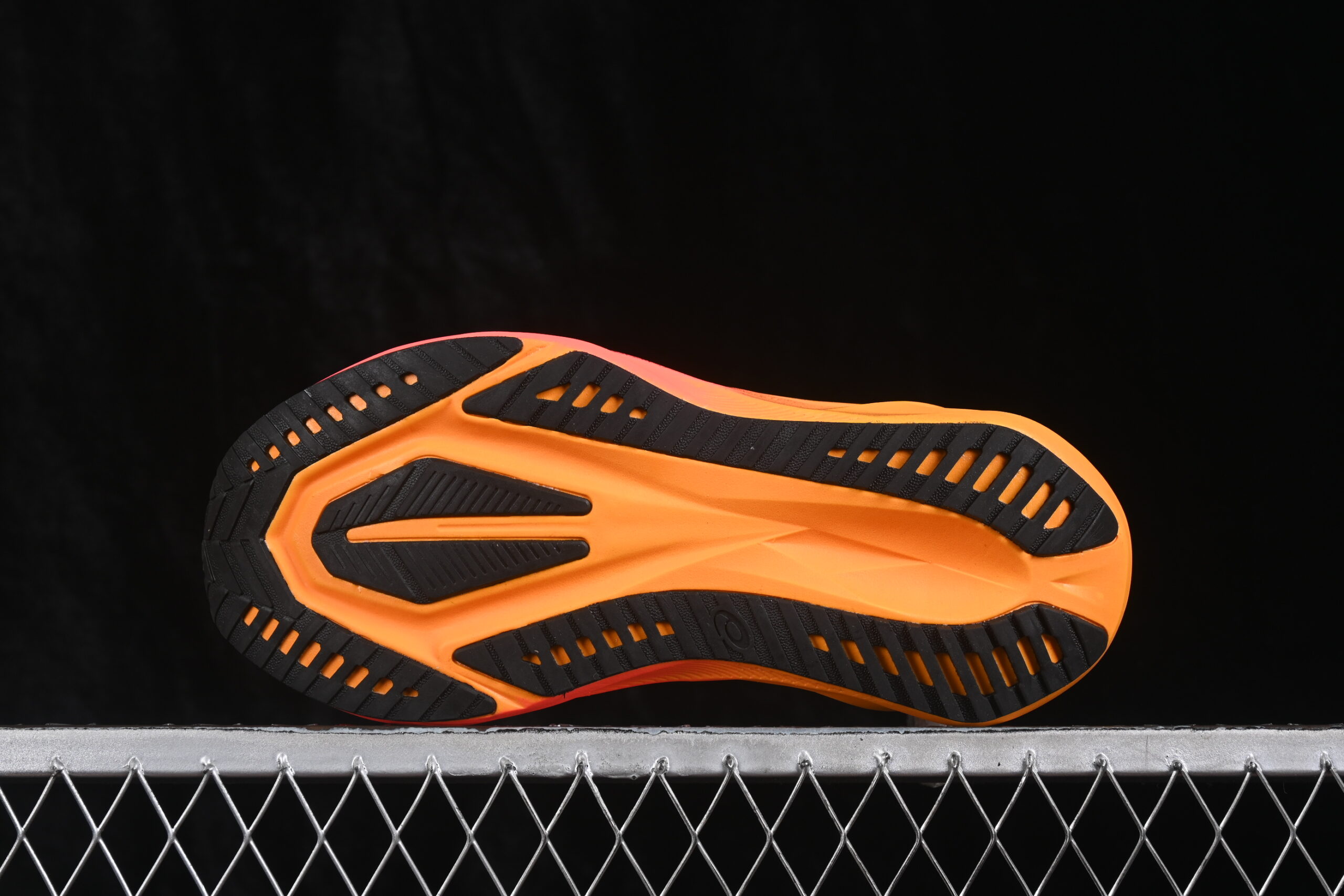 ASICS Novablast 5 CP Dawn Till Dusk Series — изображение 3