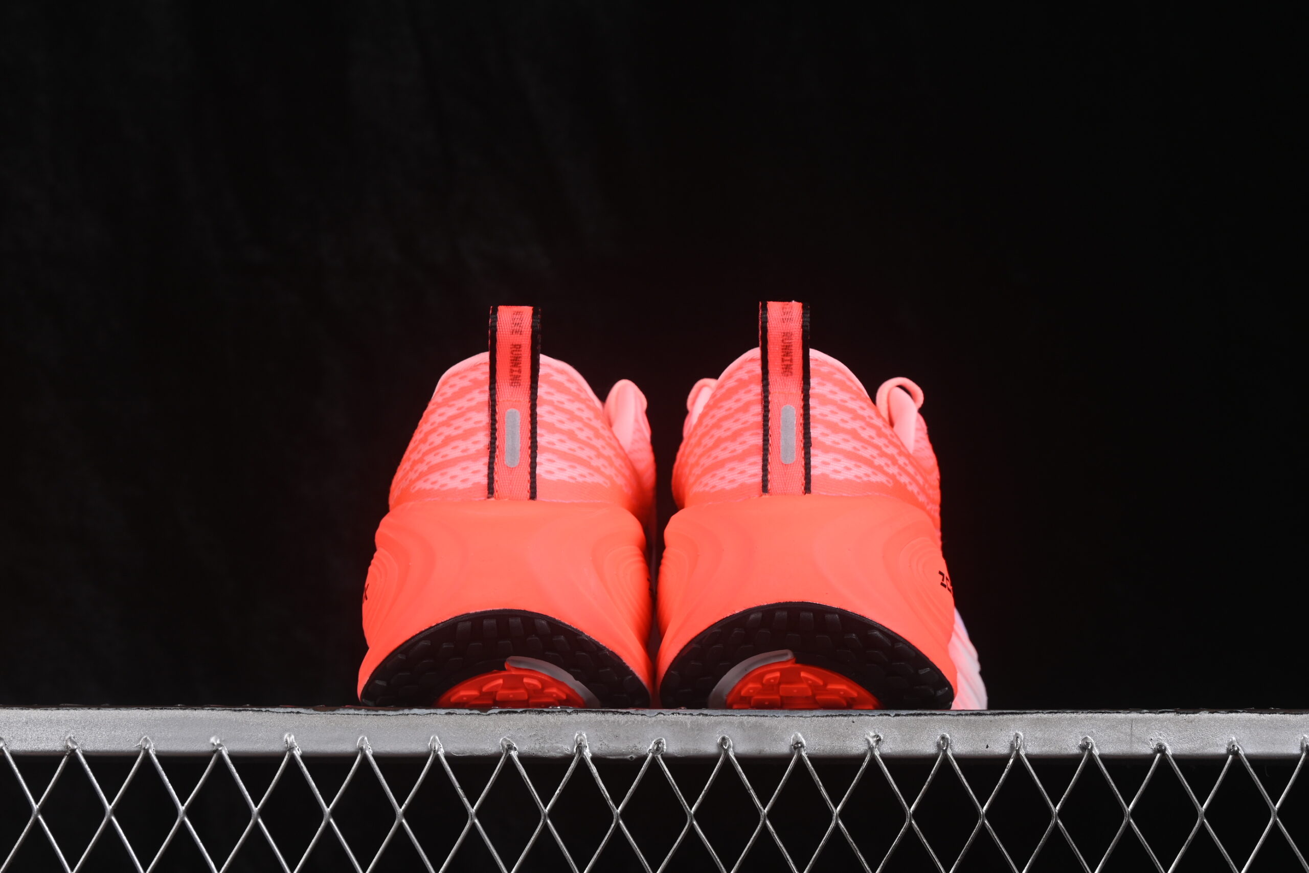 Nike Vomero Plus White Orange — изображение 3