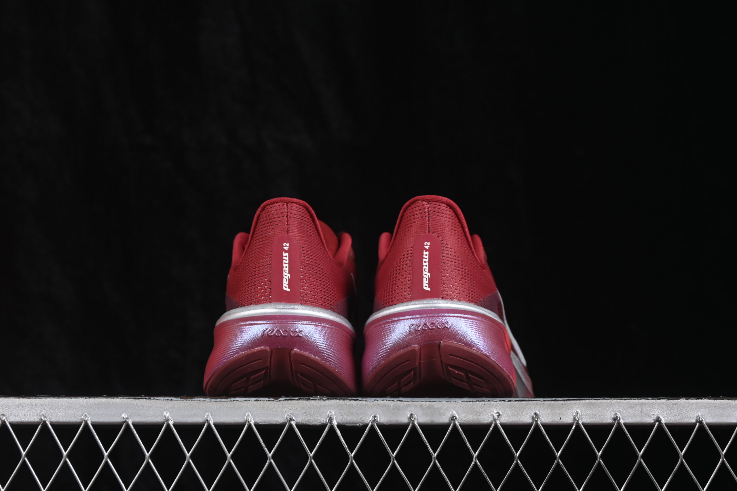 Nike Air Zoom Pegasus 42 Pegasus 42 SE Wmns Team Red Atomic Pink — изображение 3