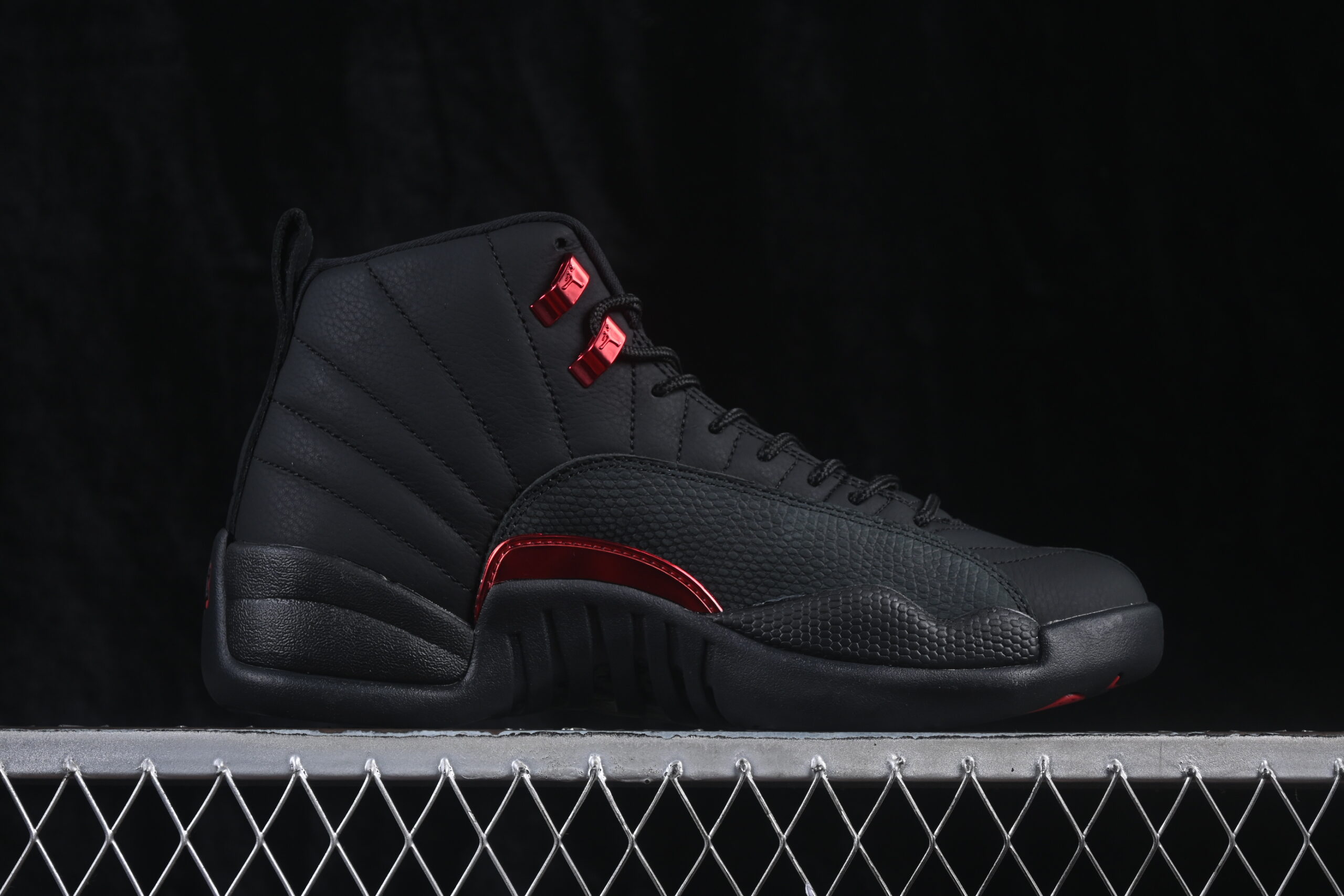 Air Jordan 12 Retro Bloodline — изображение 2