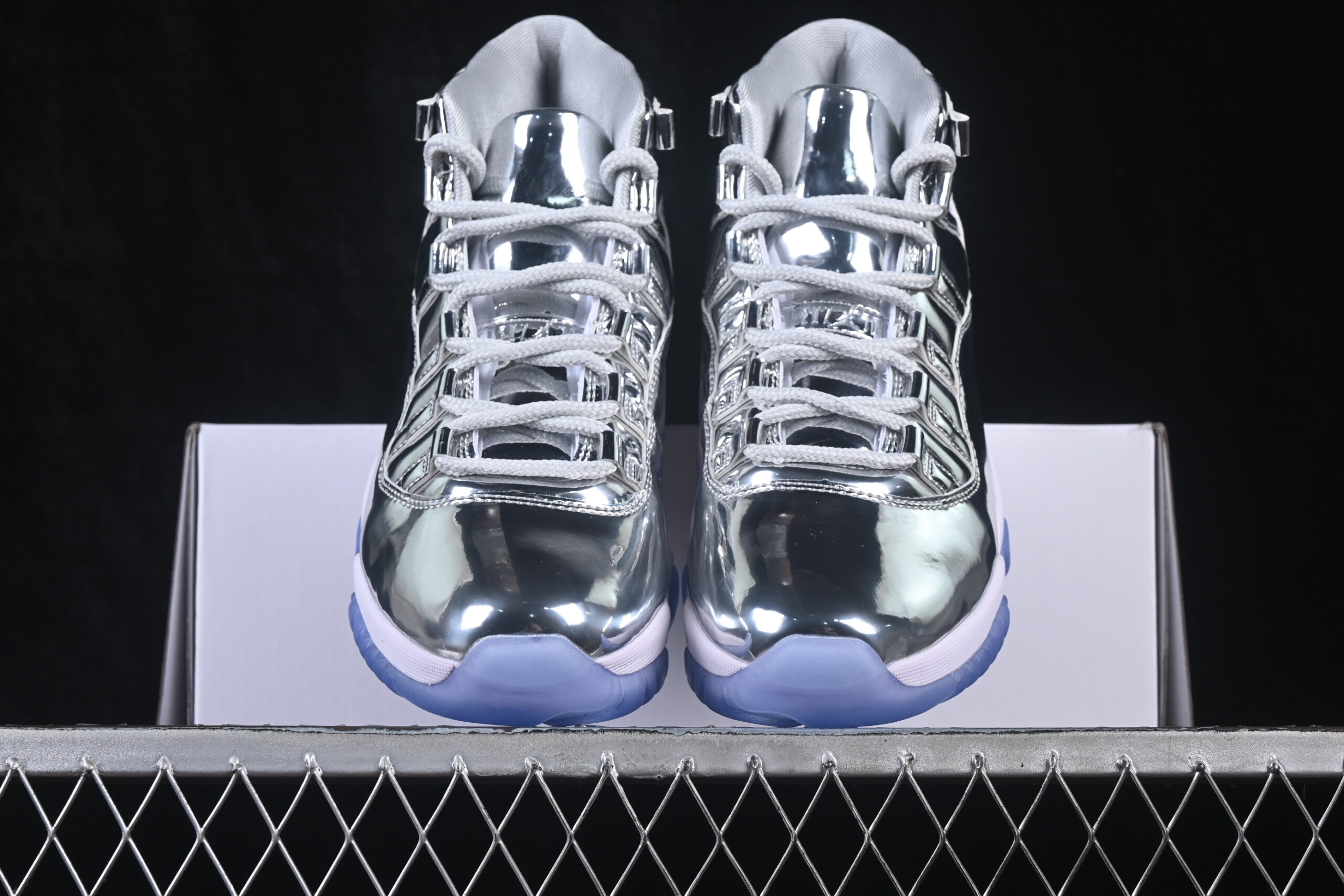 Air Jordan 11 Retro Metallic Silver — изображение 4