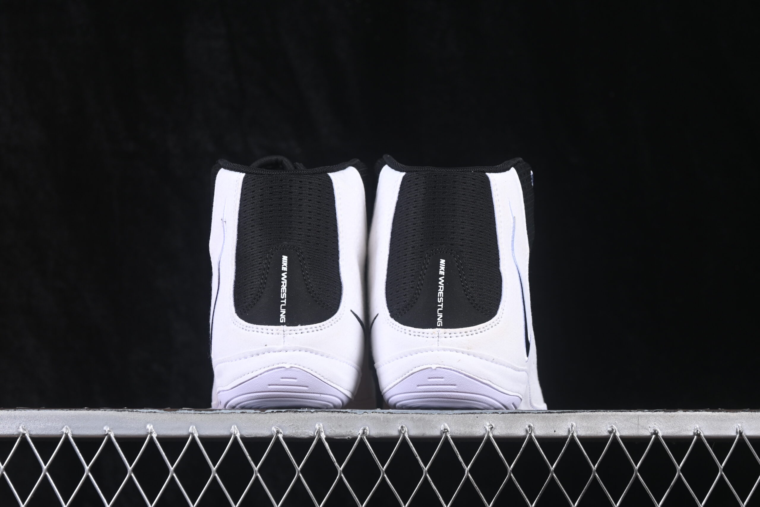 Nike Inflict 4 Black White — изображение 4