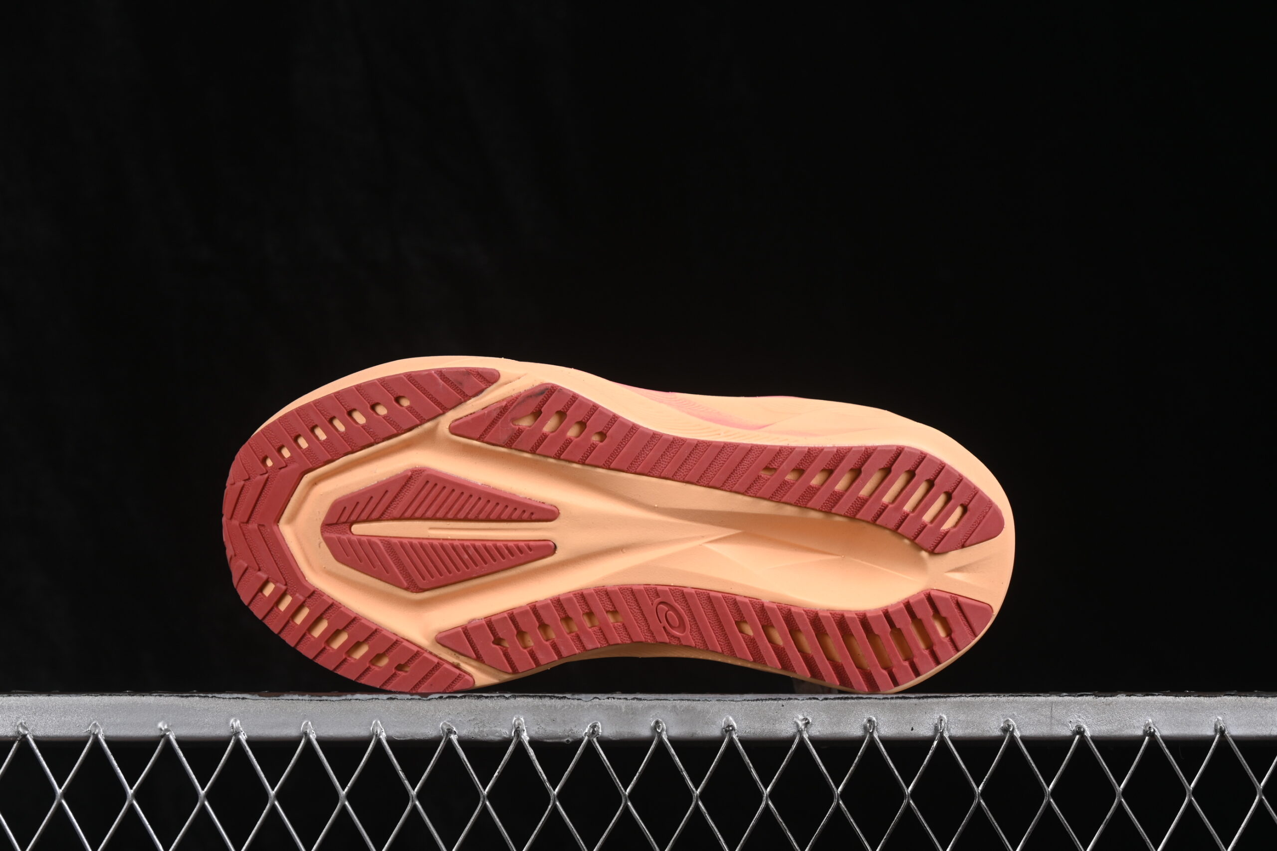 ASICS Novablast 5 Rubble Red — изображение 3