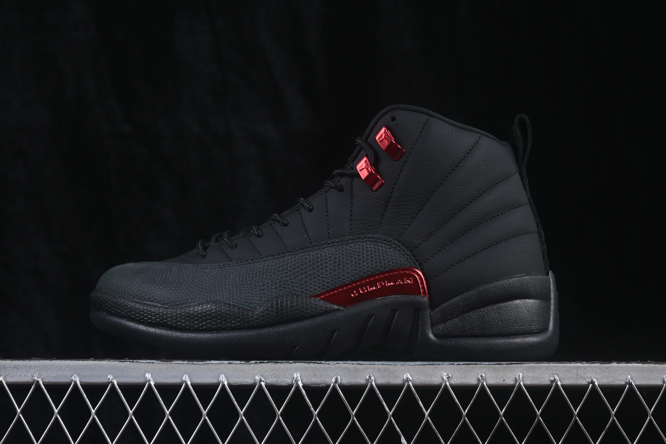 Air Jordan 12 Retro Bloodline