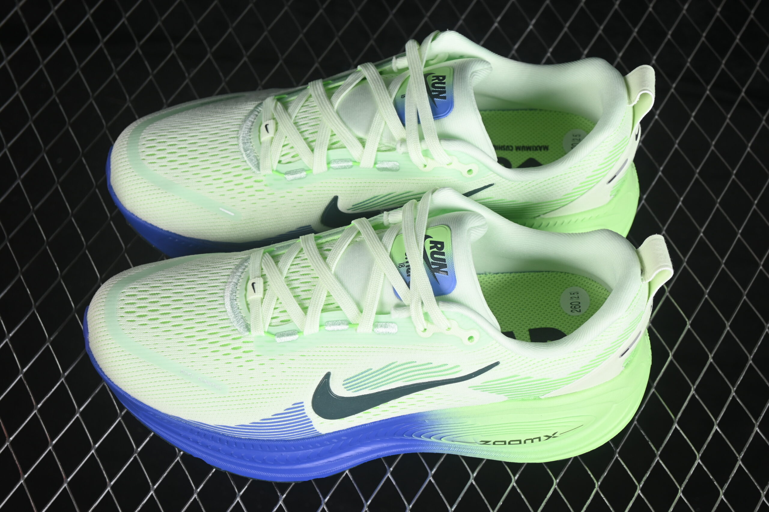 Nike Vomero 18 White Volt Tint — изображение 6