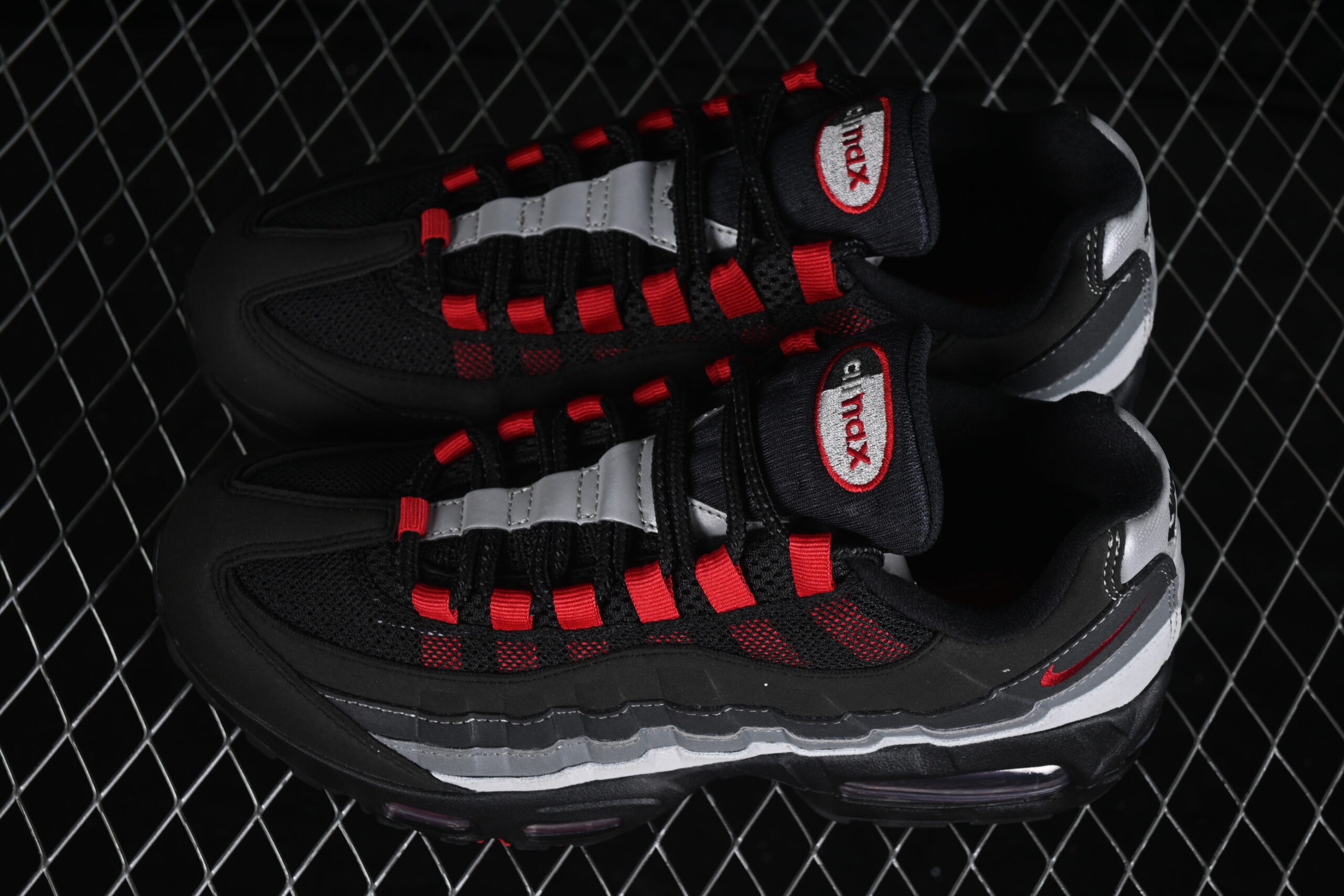 Liverpool F.C. x Nike Air Max 95 OG You’ll Never Walk Alone — изображение 4
